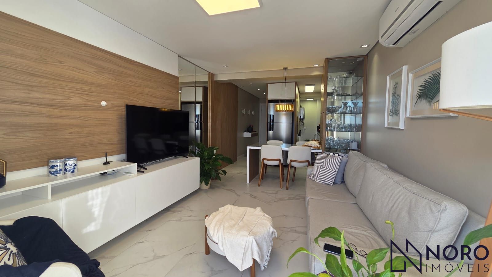 Apartamento Central Mobiliado 2 Dormitórios, Suíte 2 Vagas Garagem à Venda Próxi