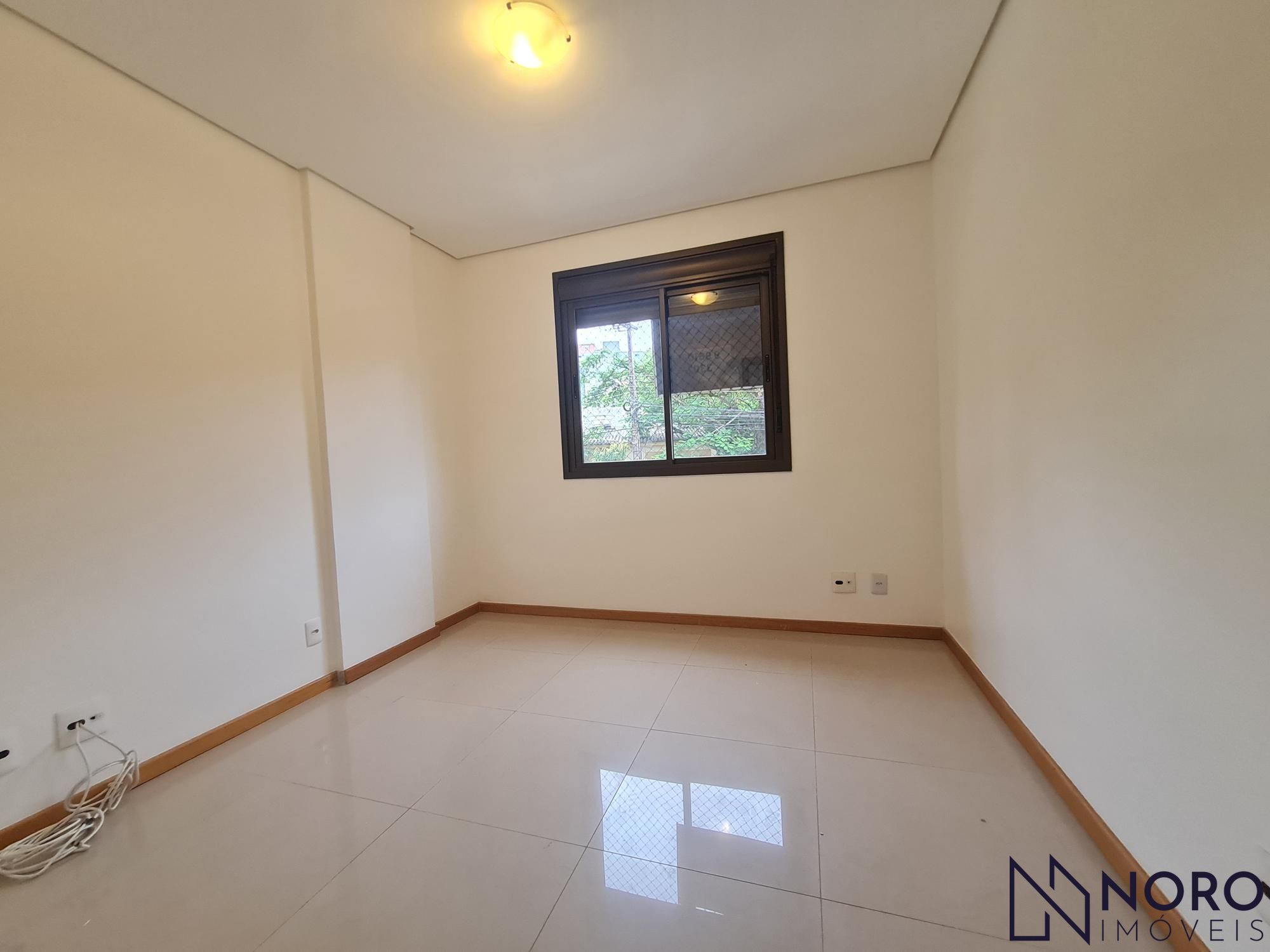 Apartamento 3 dormitórios de frente, 2 sacadas com 130,93m² no bairro Nossa Senh