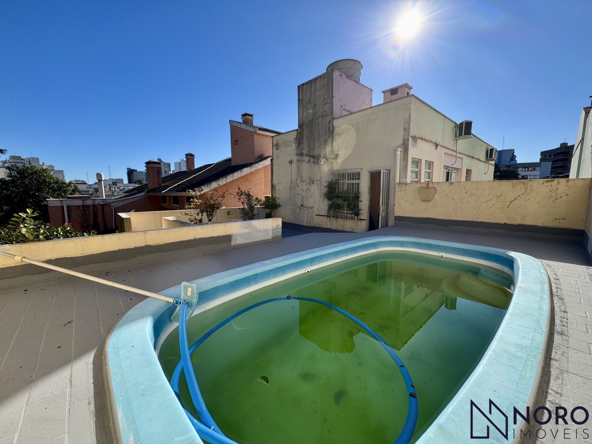 Casa 3 dormitórios (1 suite) 4 vagas na trav. Domingos trevisan-centro