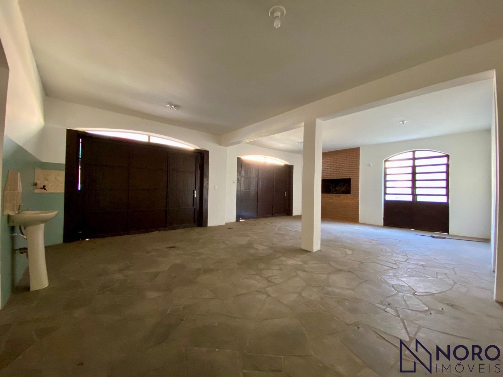 Casa à venda para uso Residencial ou Comercial! Oportunidade Única no Centro de