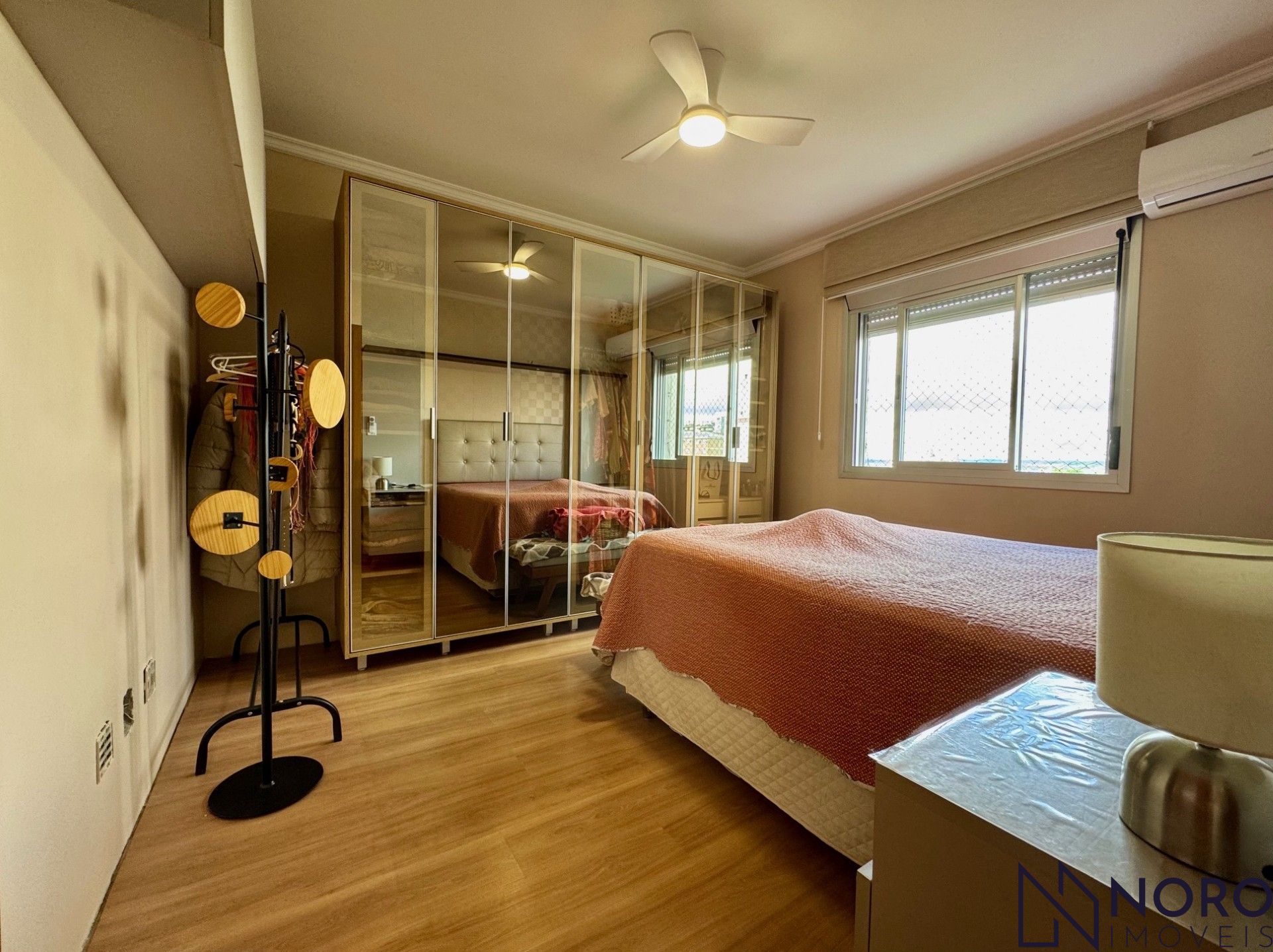 Apartamento com 2 Dormitórios à venda, 71 m² por R$ 390.000,00 Apartamento com 2 Dormitórios à venda, 71 m² por R$ 390.000,00