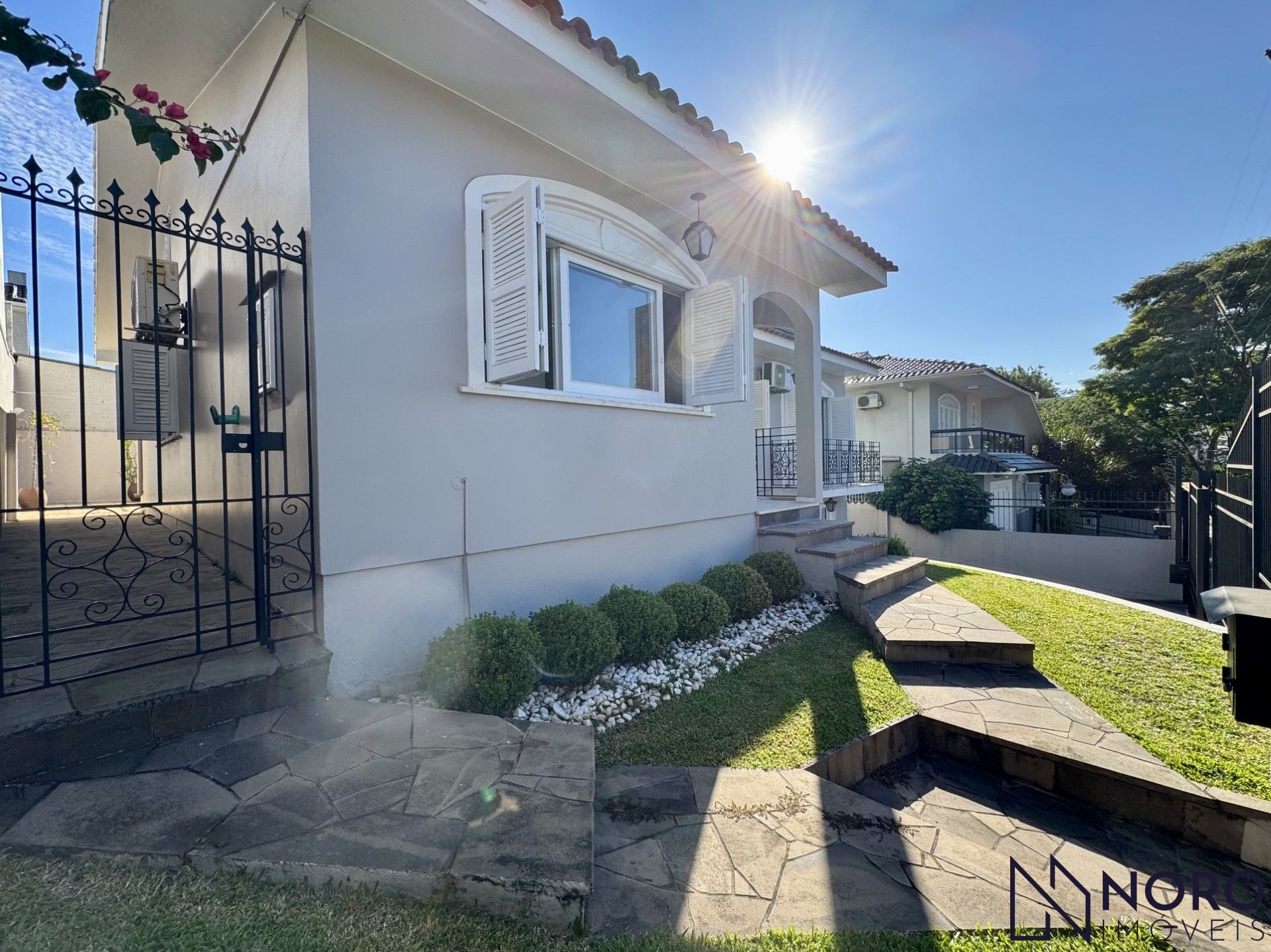 Casa espaçosa com 3 dormitórios, 1 suíte, piscina para locação no João Goulart