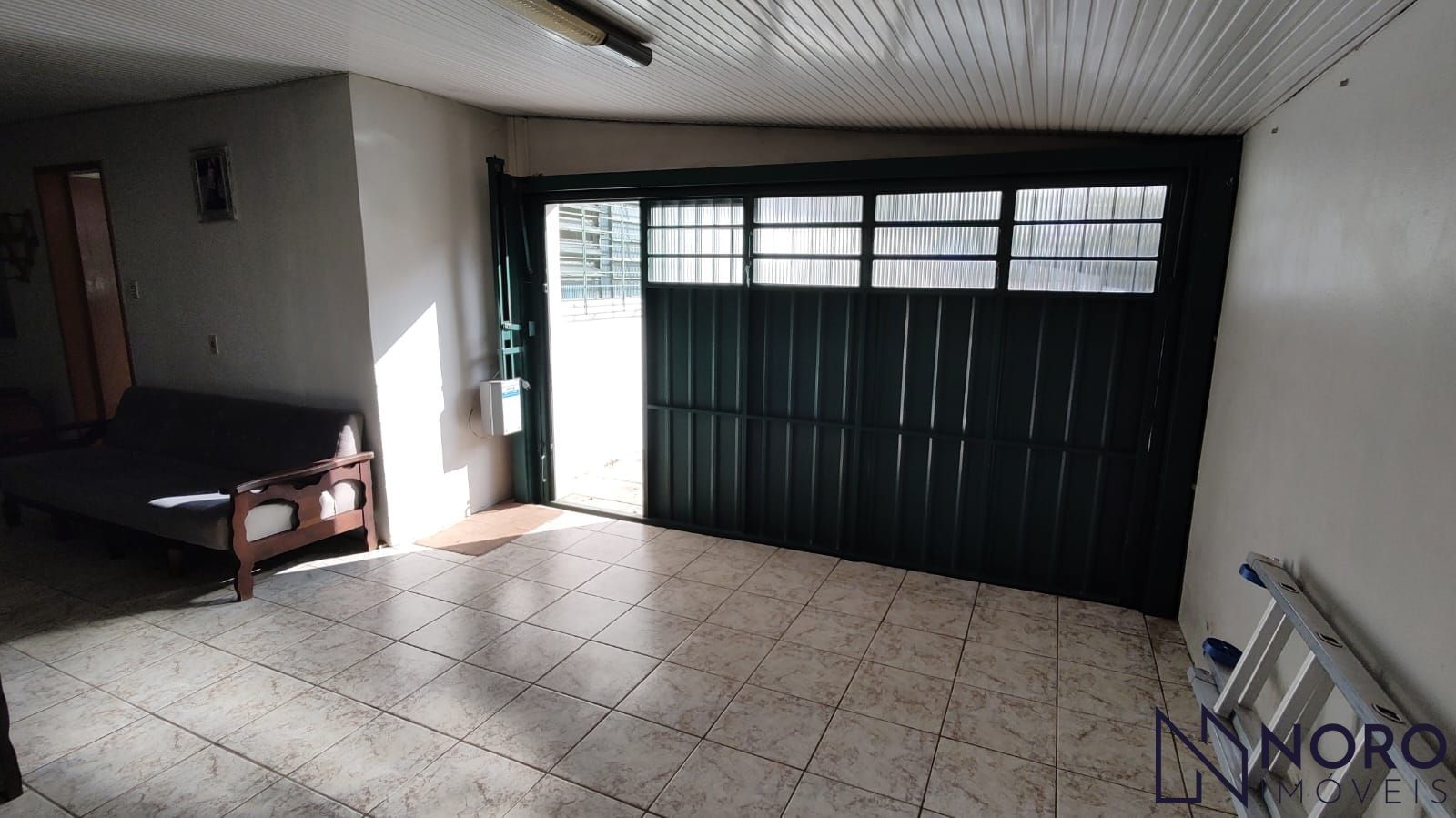 Casa com terreno de 2.000 m² no Bairro Pinheiro Machado – Espaço, tranquilidade
