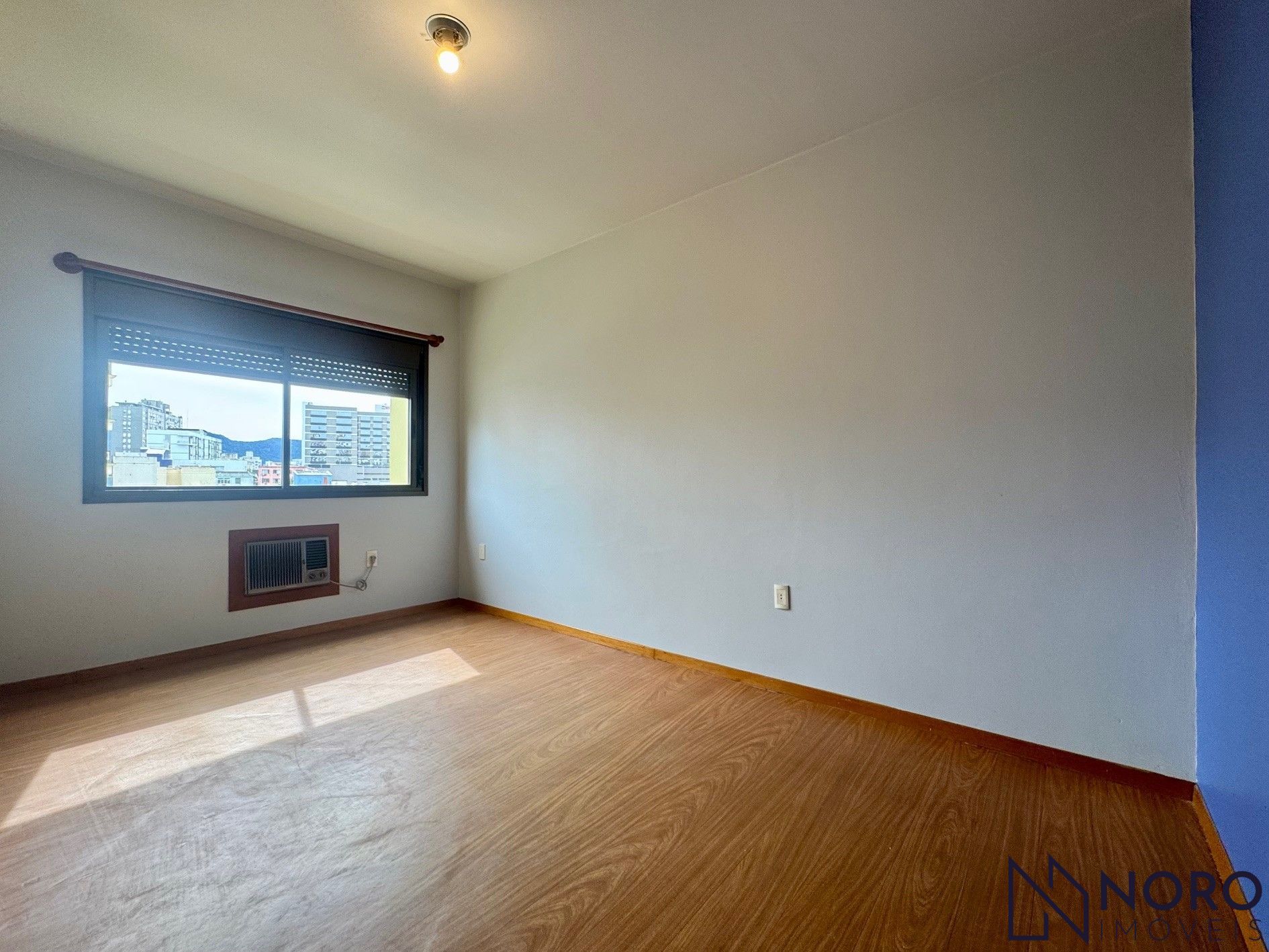 Apartamento 2 Dormitórios com Sacada e Churrasqueira no Centro de Santa Maria