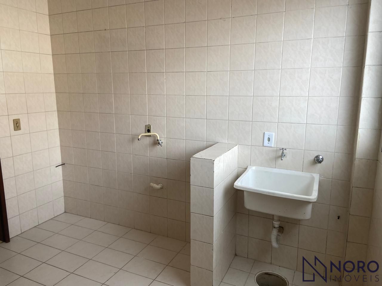 Apartamento amplo 1 dormitório à venda no Centro