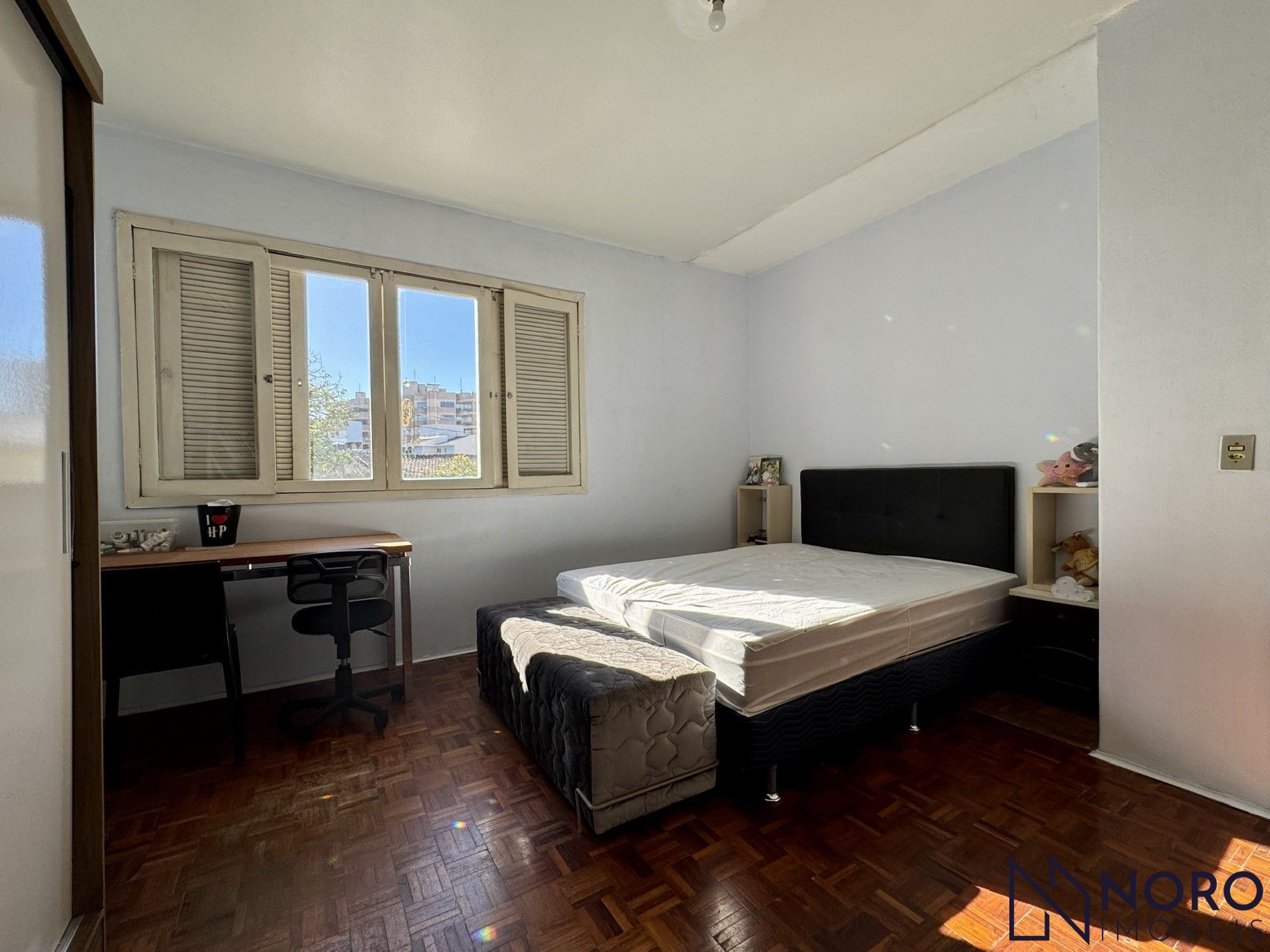 Casa 3 dormitórios (1 suite) 4 vagas na trav. Domingos trevisan-centro