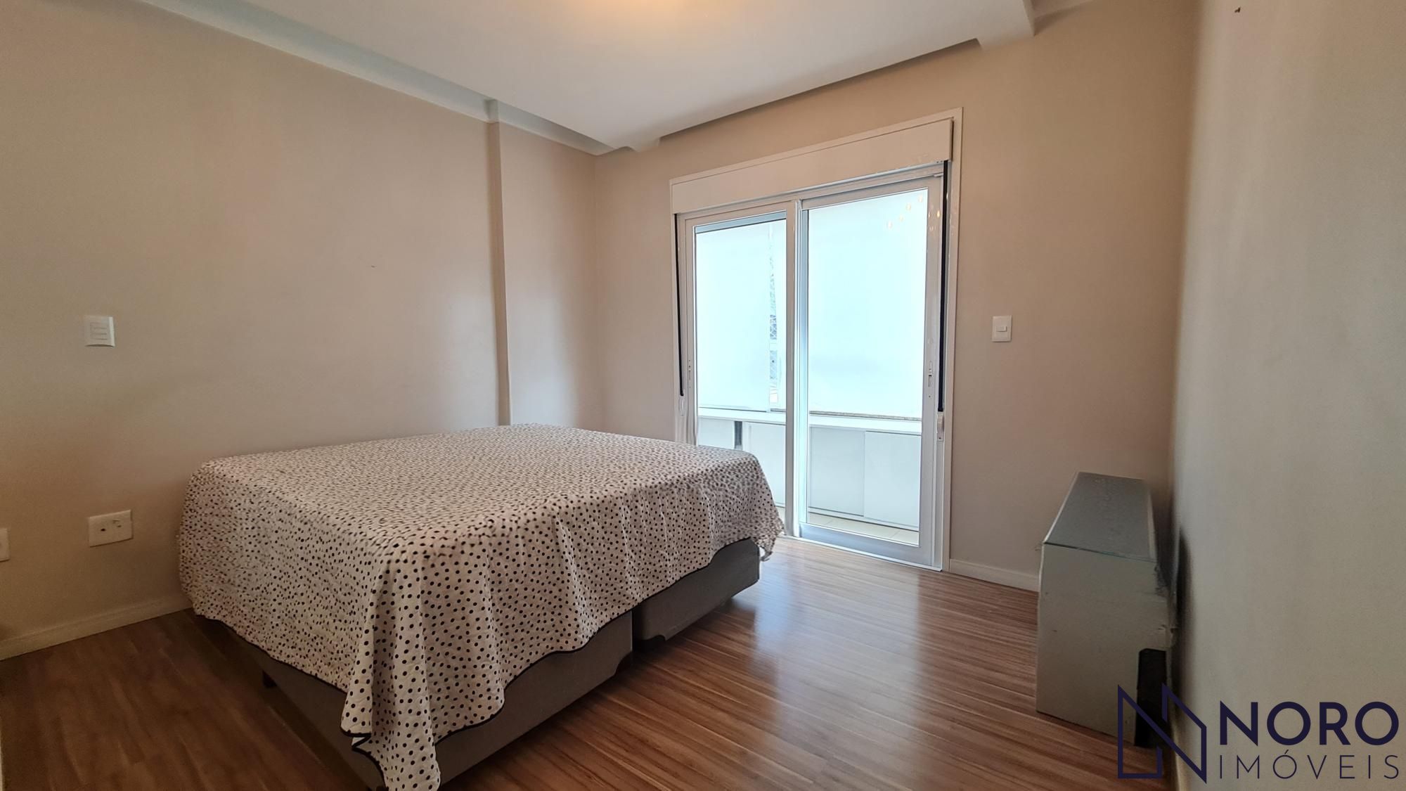 Apartamento Espaçoso com 3 Suítes e 2 Vagas no Centro de Santa Maria