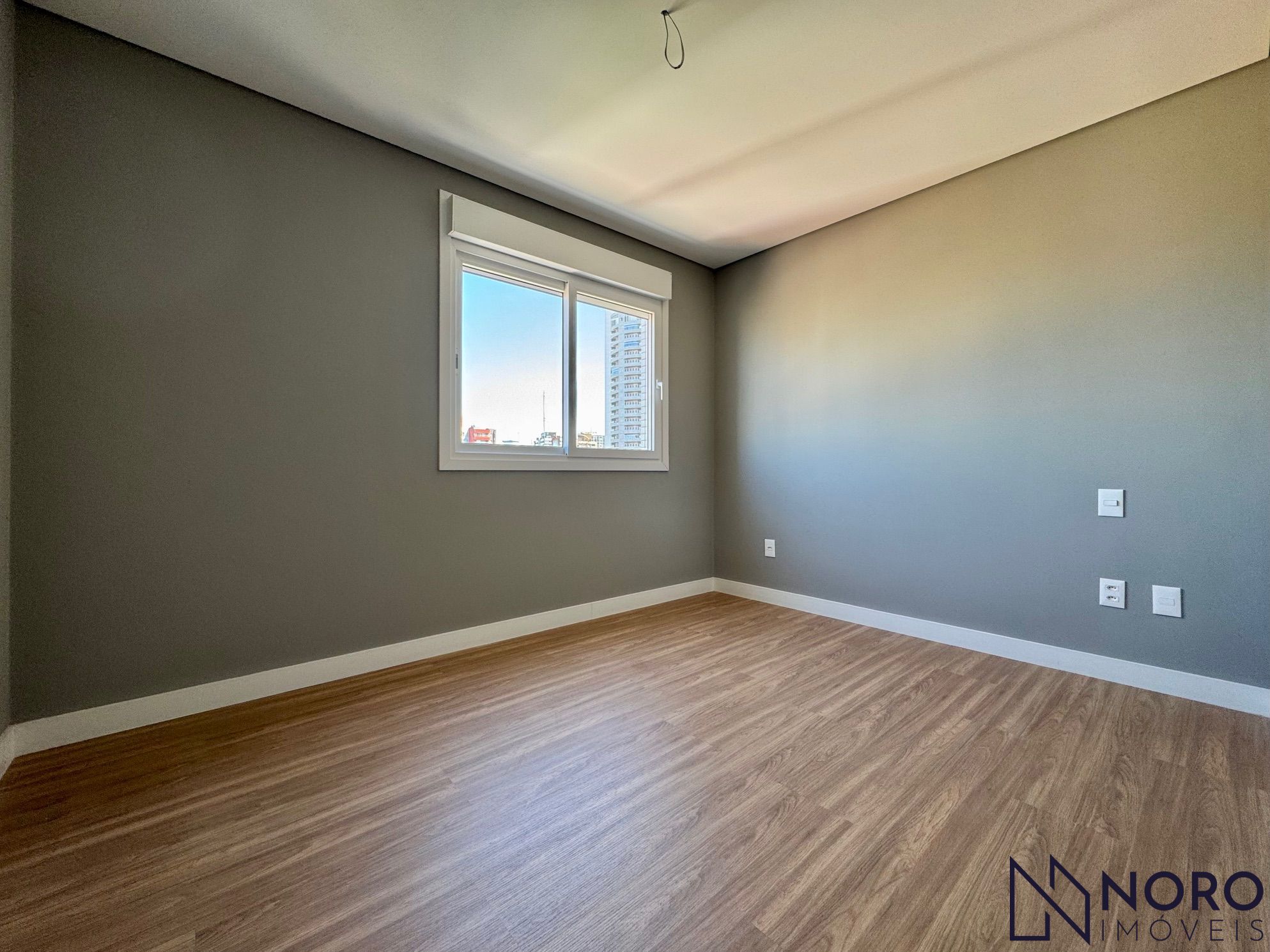 Apartamento novo 3 Dormitórios, Suíte, Churrasqueira, Terraço Panorâmico, 2 bo