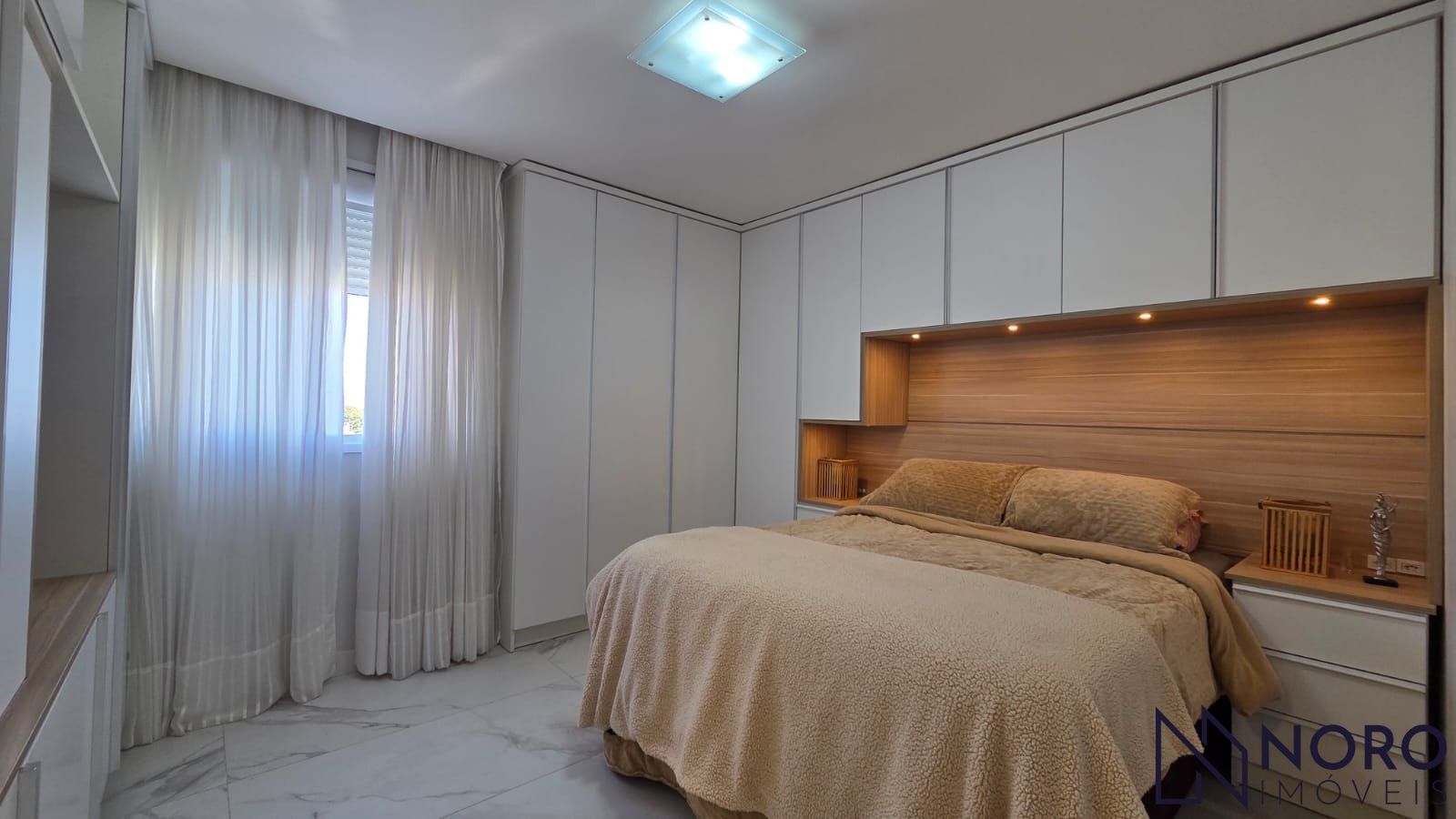 Apartamento Central Mobiliado 2 Dormitórios, Suíte 2 Vagas Garagem à Venda Próxi