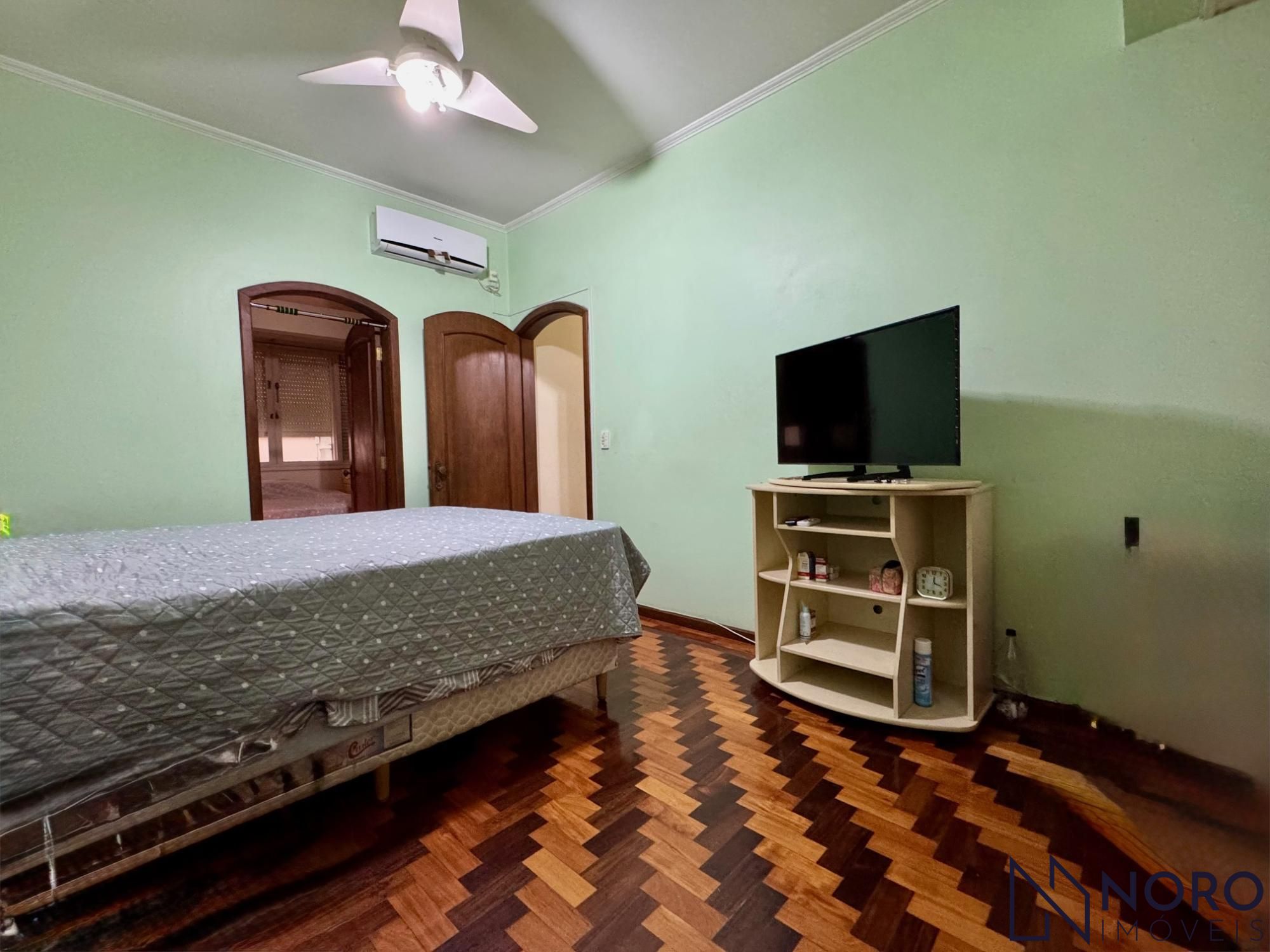 Apartamento no Centro 3 dormitórios 2 banhos living 2 ambientes sacada frente Le