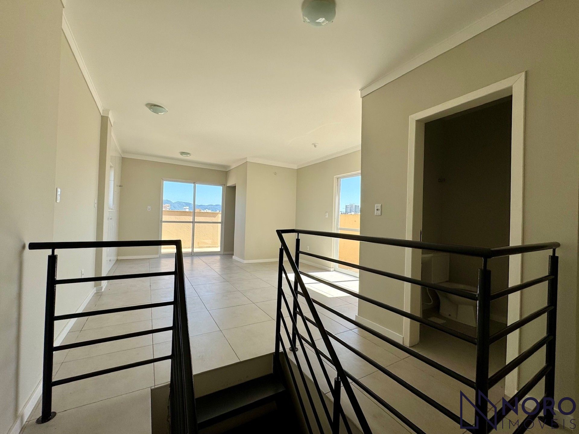 Cobertura Duplex 120 m² no Medianeira com Terraço e Vista Panorâmica