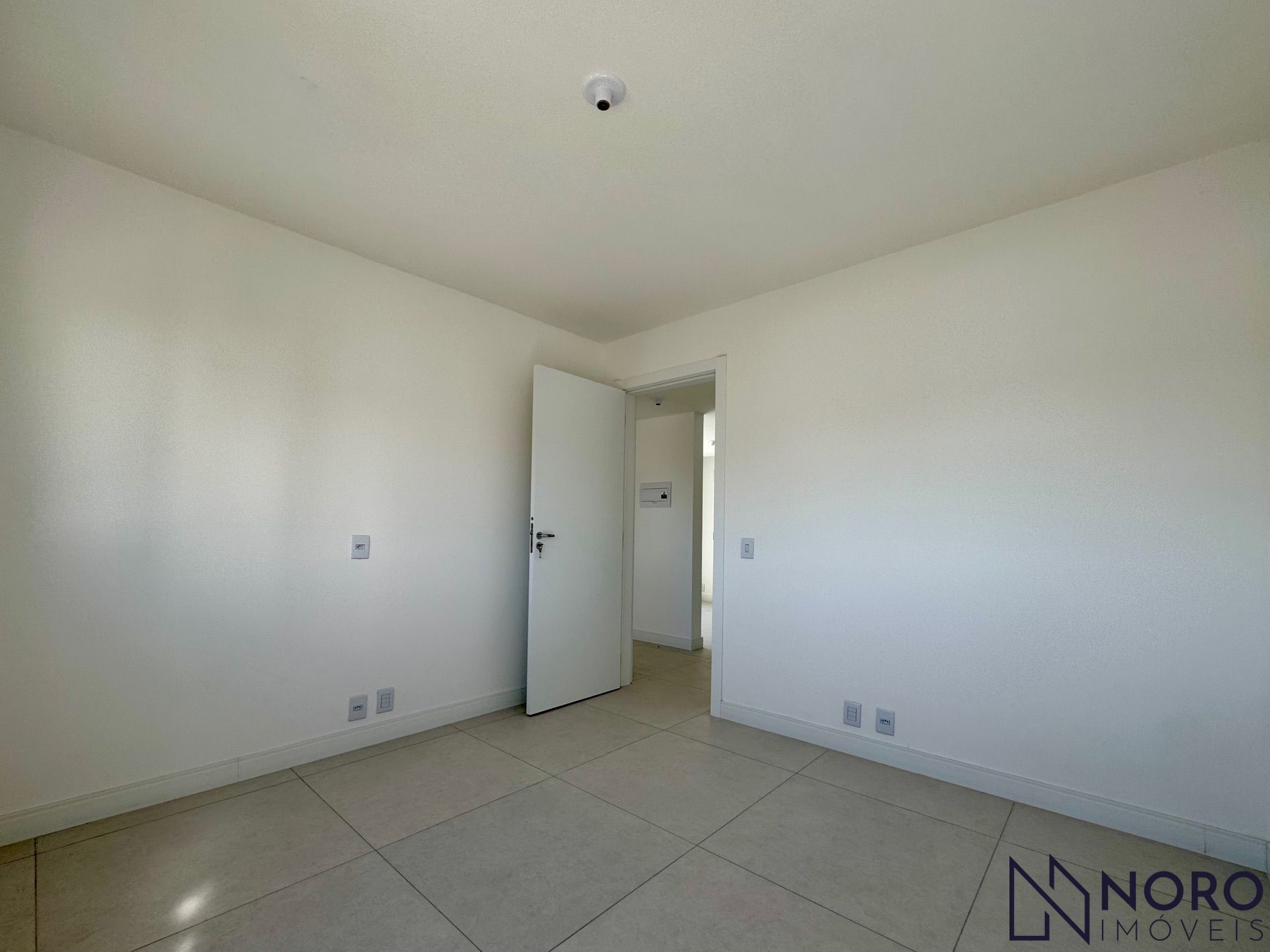 Apartamento novo central 2 dormitórios garagem sacada churrasqueira andar alto v