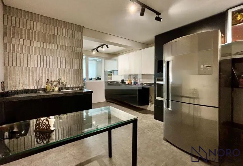 Apartamento Espaçoso com 3 Suítes e 2 Vagas no Centro de Santa Maria