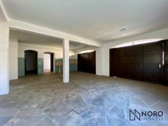 Casa à venda para uso Residencial ou Comercial! Oportunidade Única no Centro de