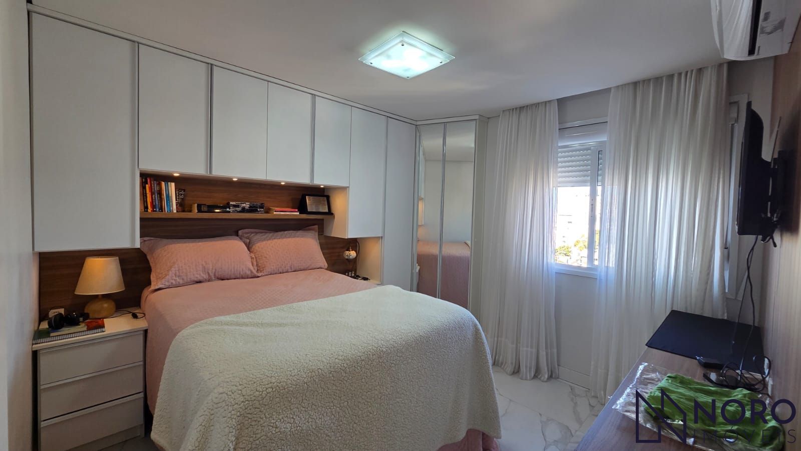 Apartamento Central Mobiliado 2 Dormitórios, Suíte 2 Vagas Garagem à Venda Próxi