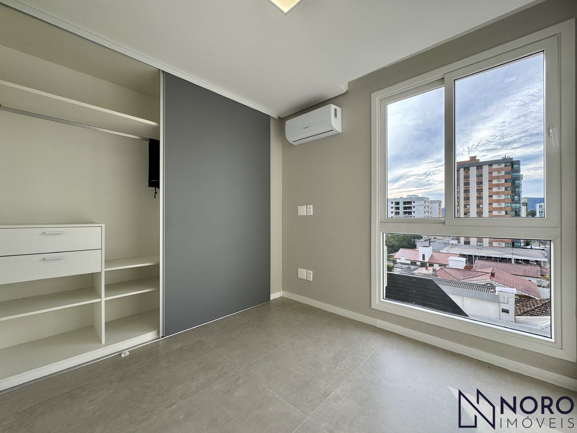 Apartamento à venda / 3dormitórios/ suíte / 2 vagas de garagem/ Bairro Medianei