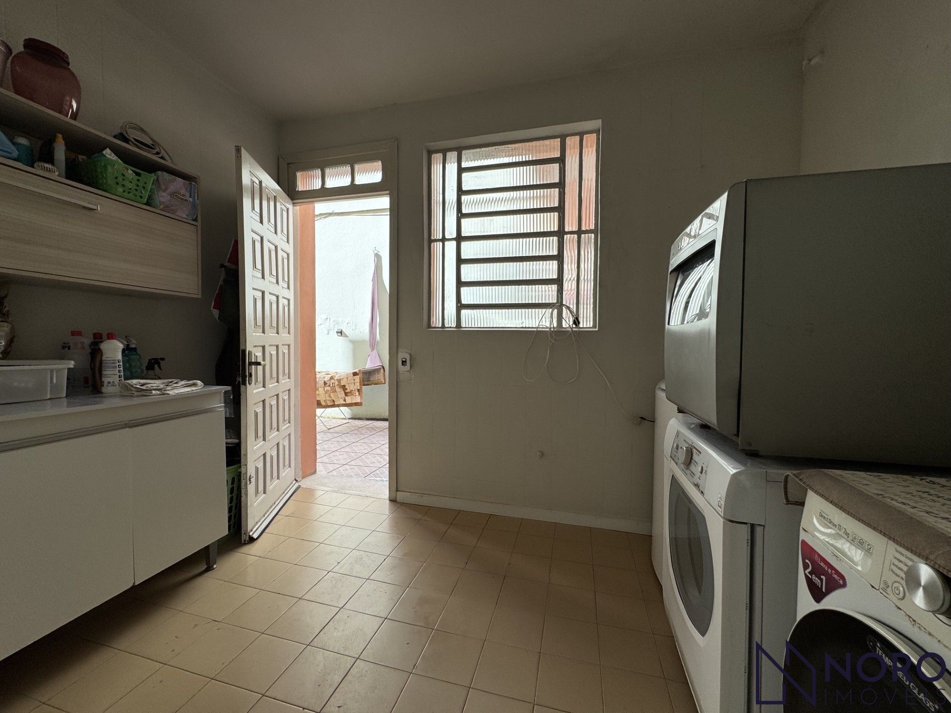 Casa 3 dormitórios (1 suite) 4 vagas na trav. Domingos trevisan-centro