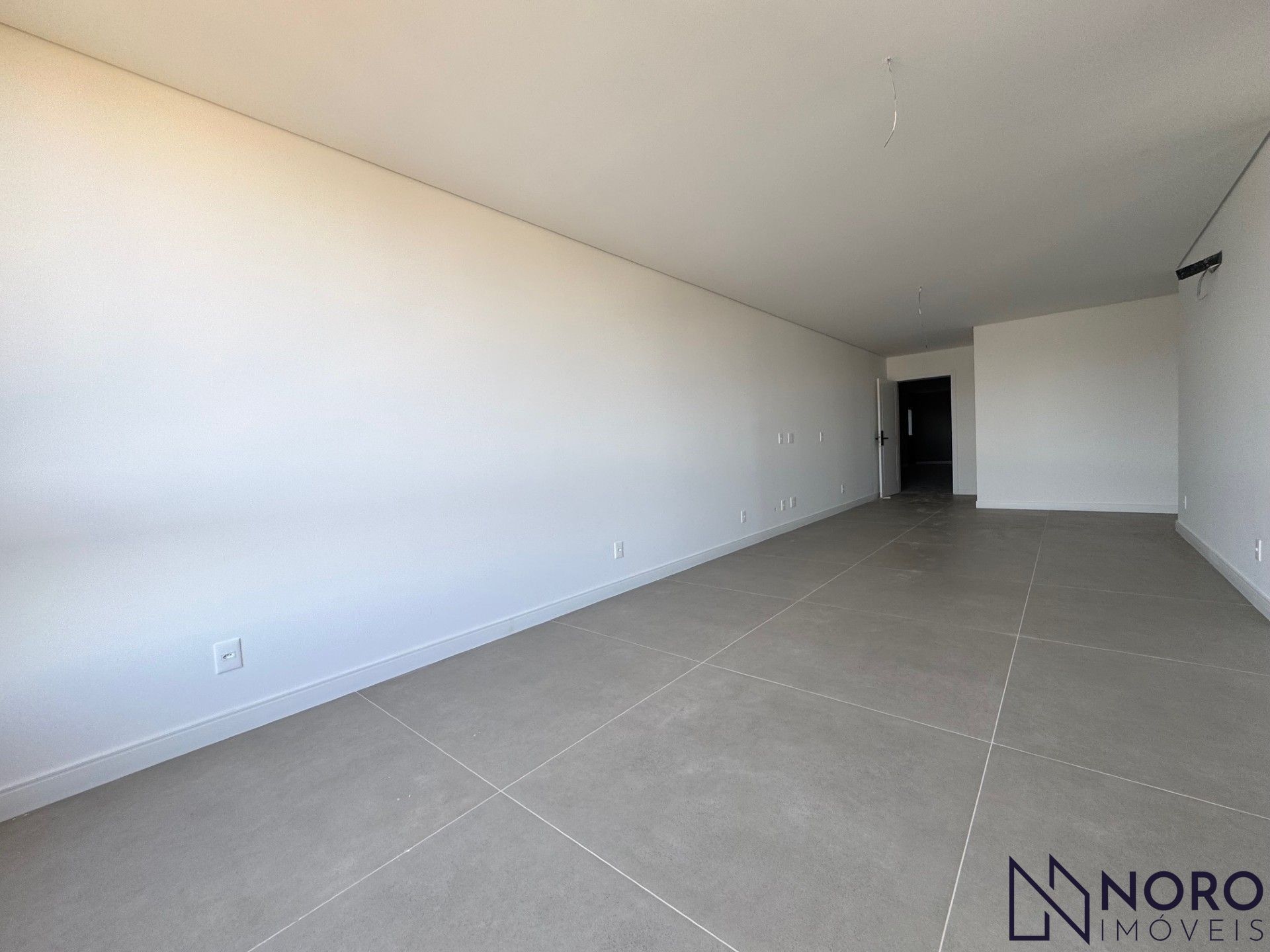 Apartamento 2 suítes living 2 ambientes cozinha integrada 2 box para camionetas