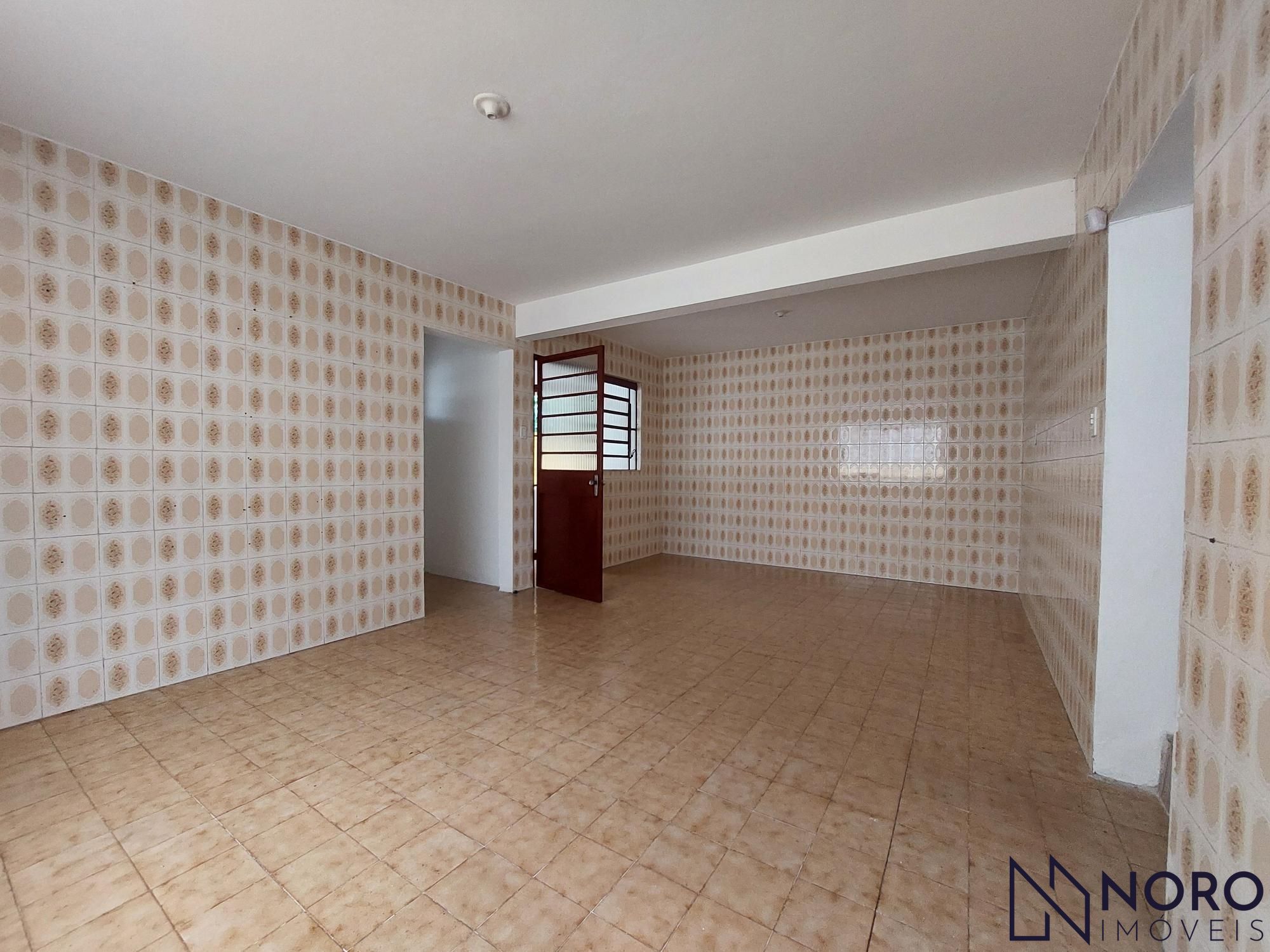 Casa na Silva Jardim imediações da Borges de Medeiros com 2 dormitórios 2 vagas
