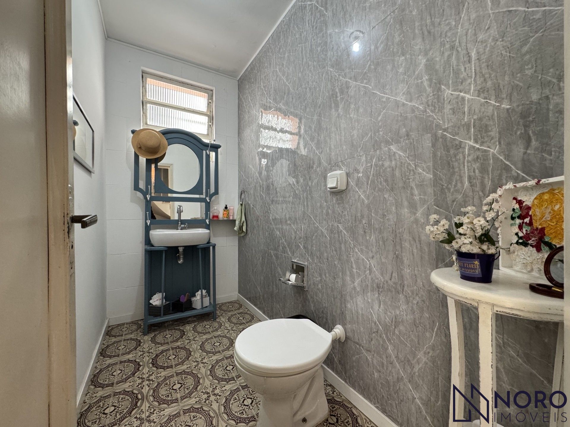 Casa 3 dormitórios (1 suite) 4 vagas na trav. Domingos trevisan-centro