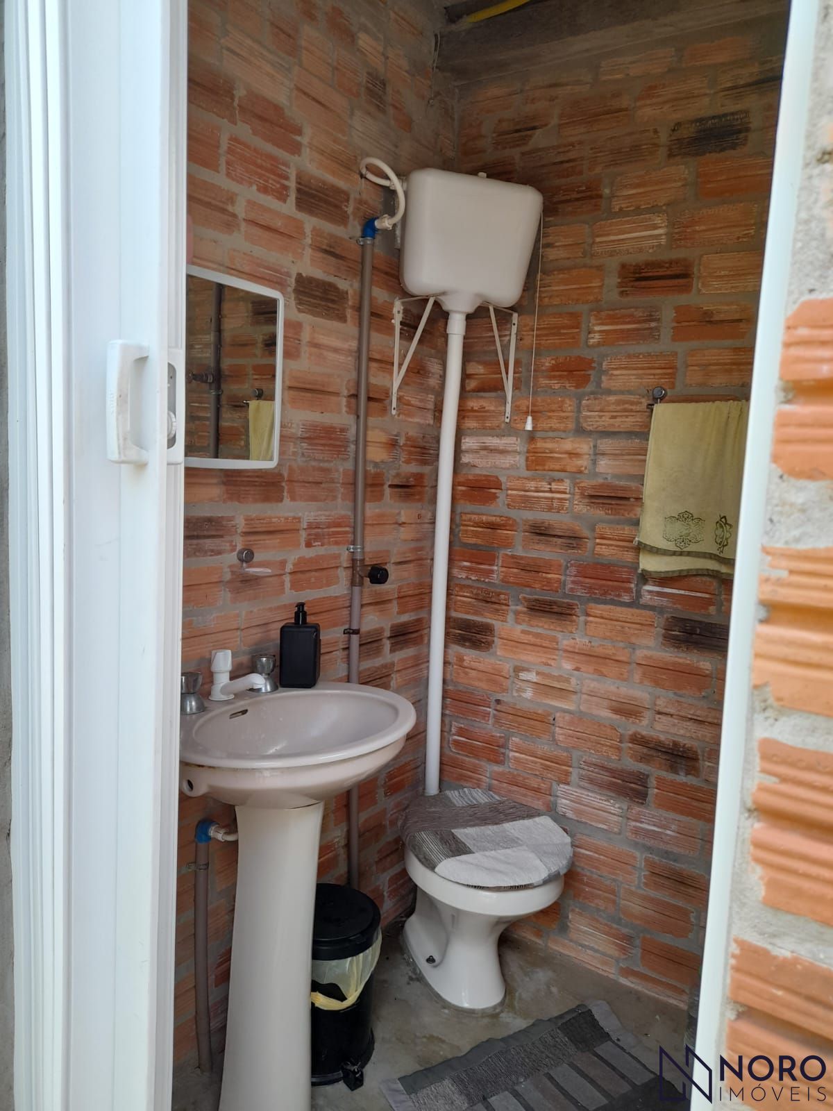 "descubra o encanto da vida rural em santa maria! casa com 2