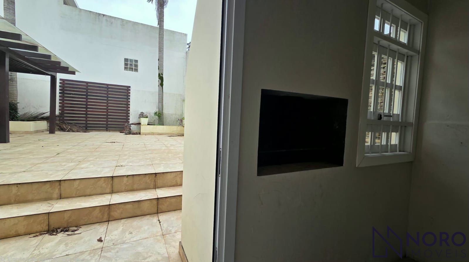 Casa com 3 dormitórios, suíte com closet e hidromassagem e 2 vagas na Madre Paul