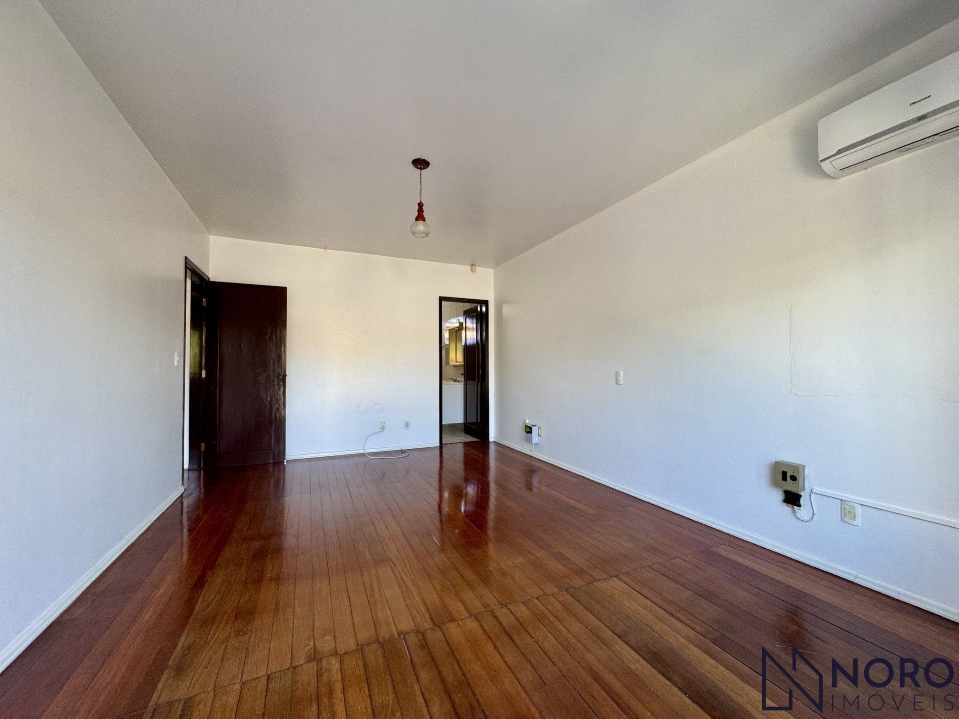 Casa espaçosa com 3 dormitórios, 1 suíte, piscina para locação no João Goulart