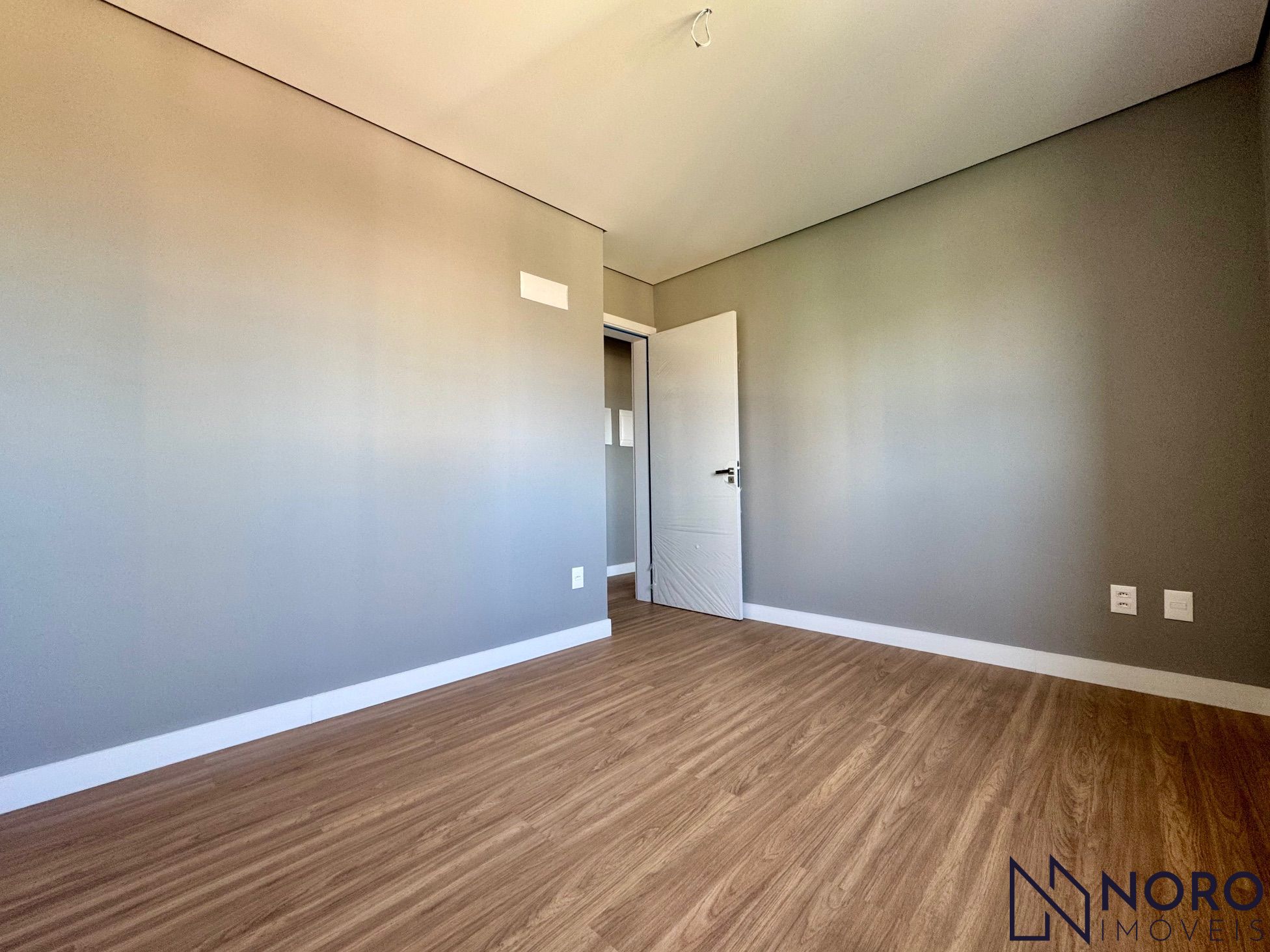 Apartamento novo 3 Dormitórios, Suíte, Churrasqueira, Terraço Panorâmico, 2 bo