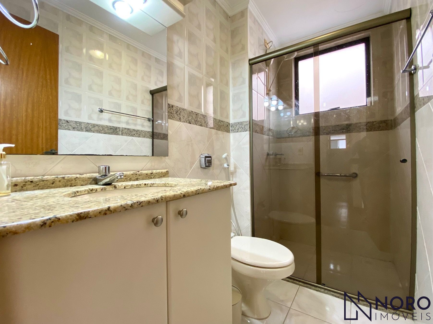 Apartamento Central frente 3 dormitorios suíte sacada próximo Hospital HC bus UF