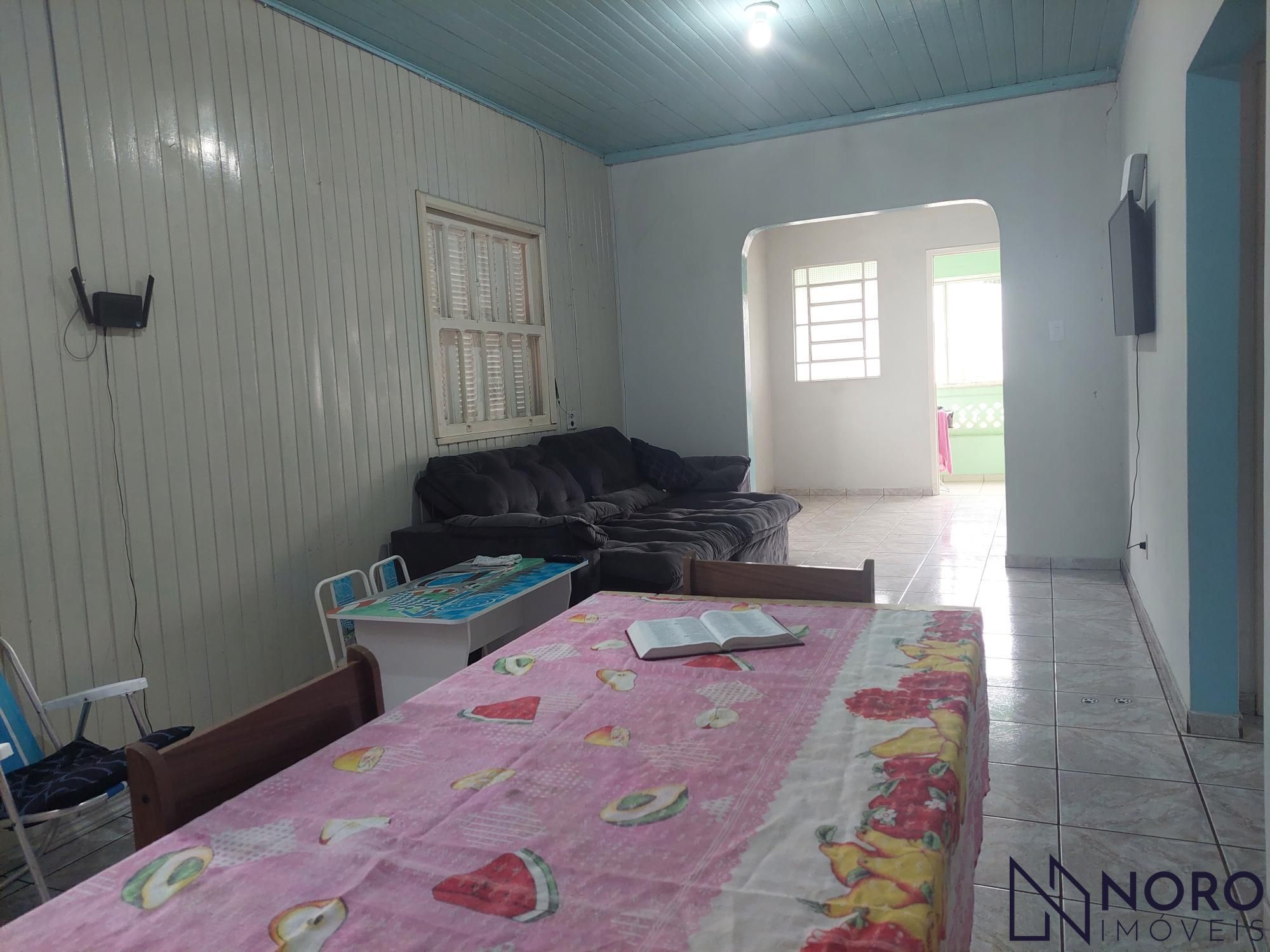 Casa mista com 3 dormitórios e 3 vagas de garagem na manoel ribas