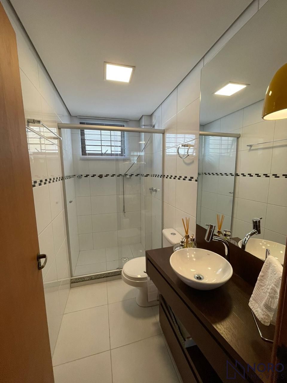 Apartamento de 3 Dormitórios com Suíte, Sacada Gourmet e 2 Vagas no Centro de Sa