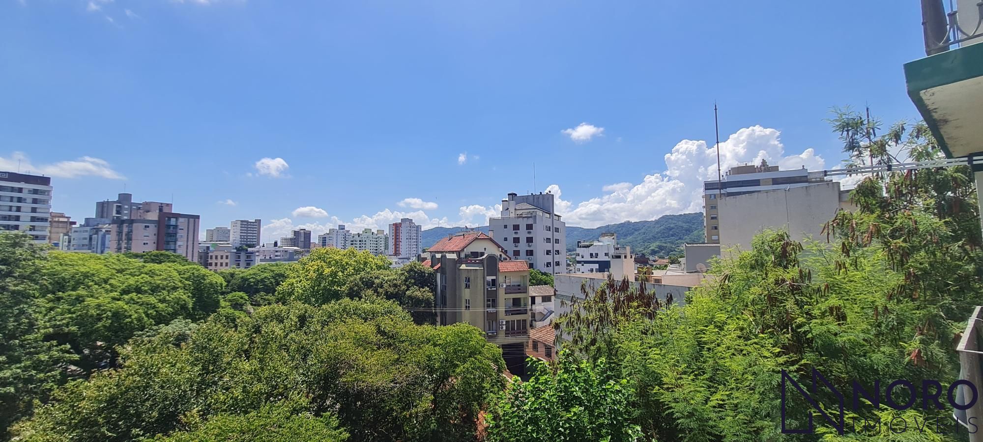 Apartamento Espaçoso de 3 Dormitórios e sacada com Box de Garagem