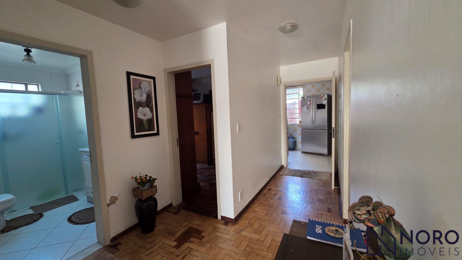 Casa com 3 Dormitórios, Espaço Independente e Garagem à Venda em Região Central