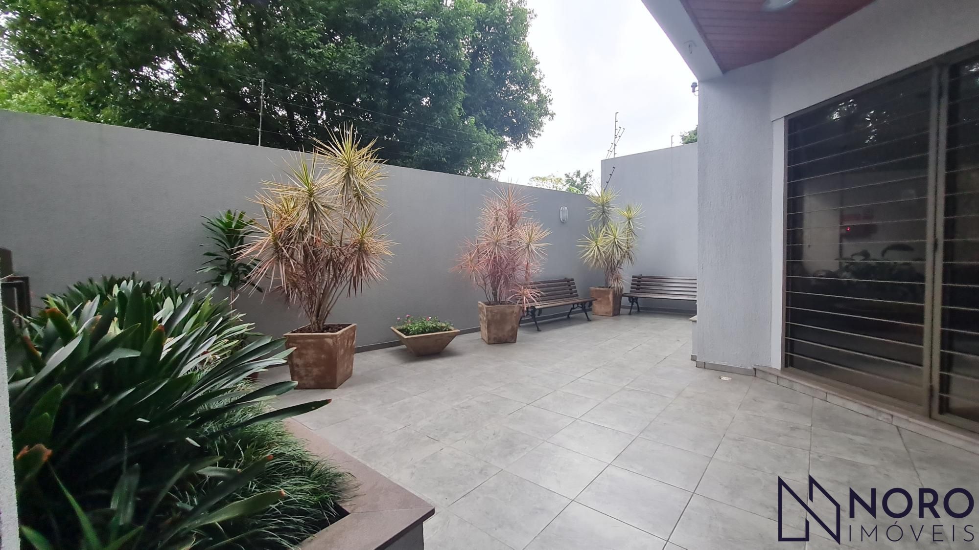 Apartamento de 3 Dormitórios com Suíte, Sacada Gourmet e 2 Vagas no Centro de Sa