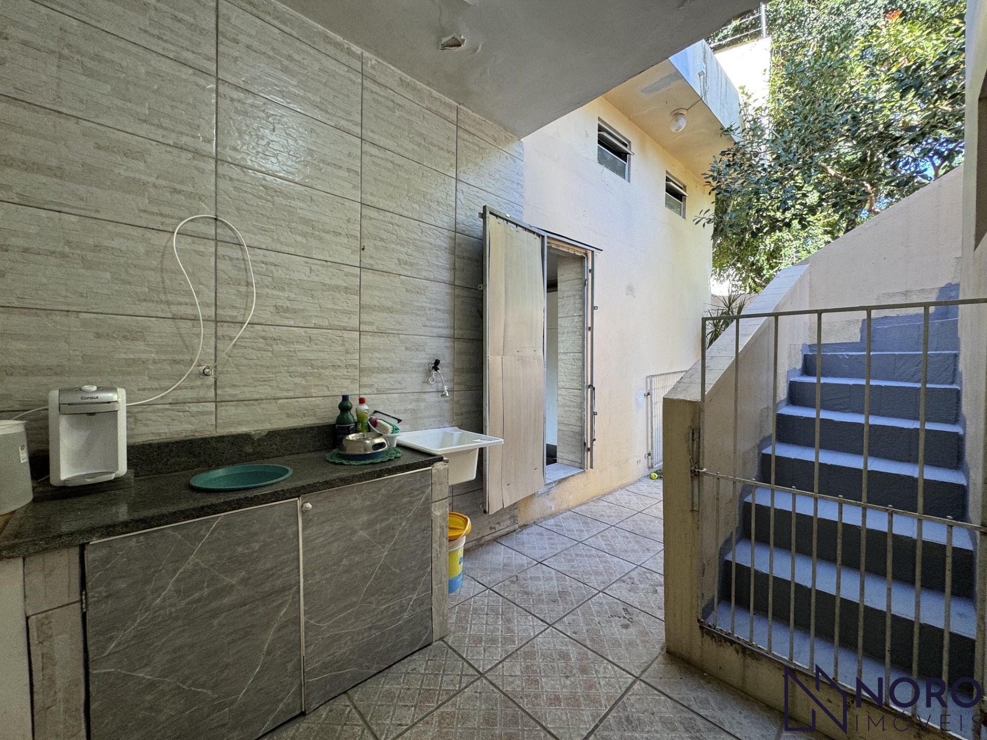 Casa 3 dormitórios (1 suite) 4 vagas na trav. Domingos trevisan-centro