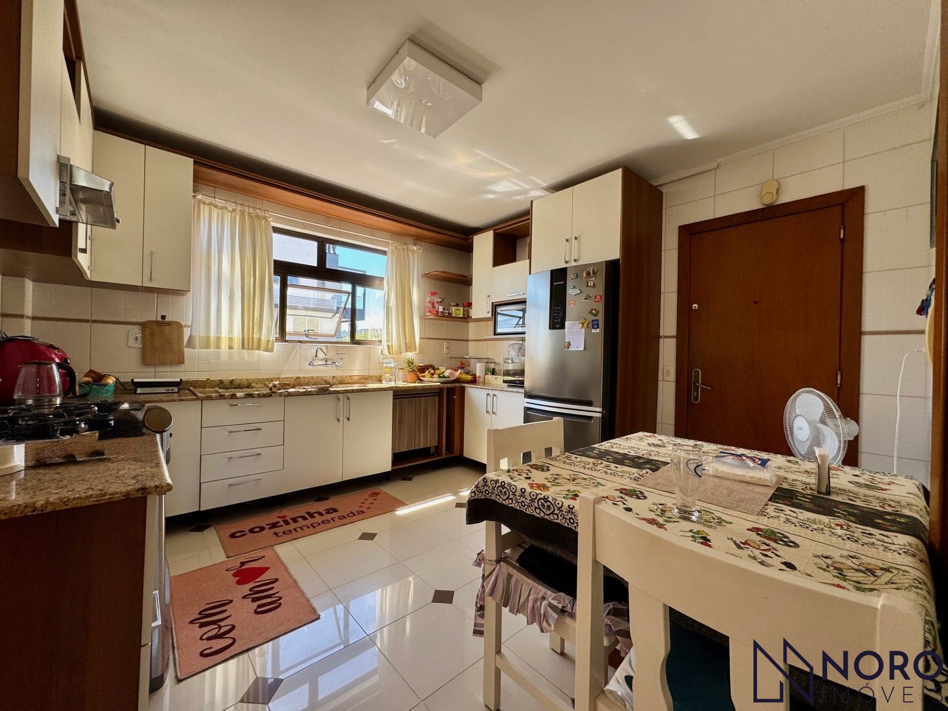 Apartamento à Venda – Andar Inteiro 189 m² Privativos 3 Dormitórios N. Sra