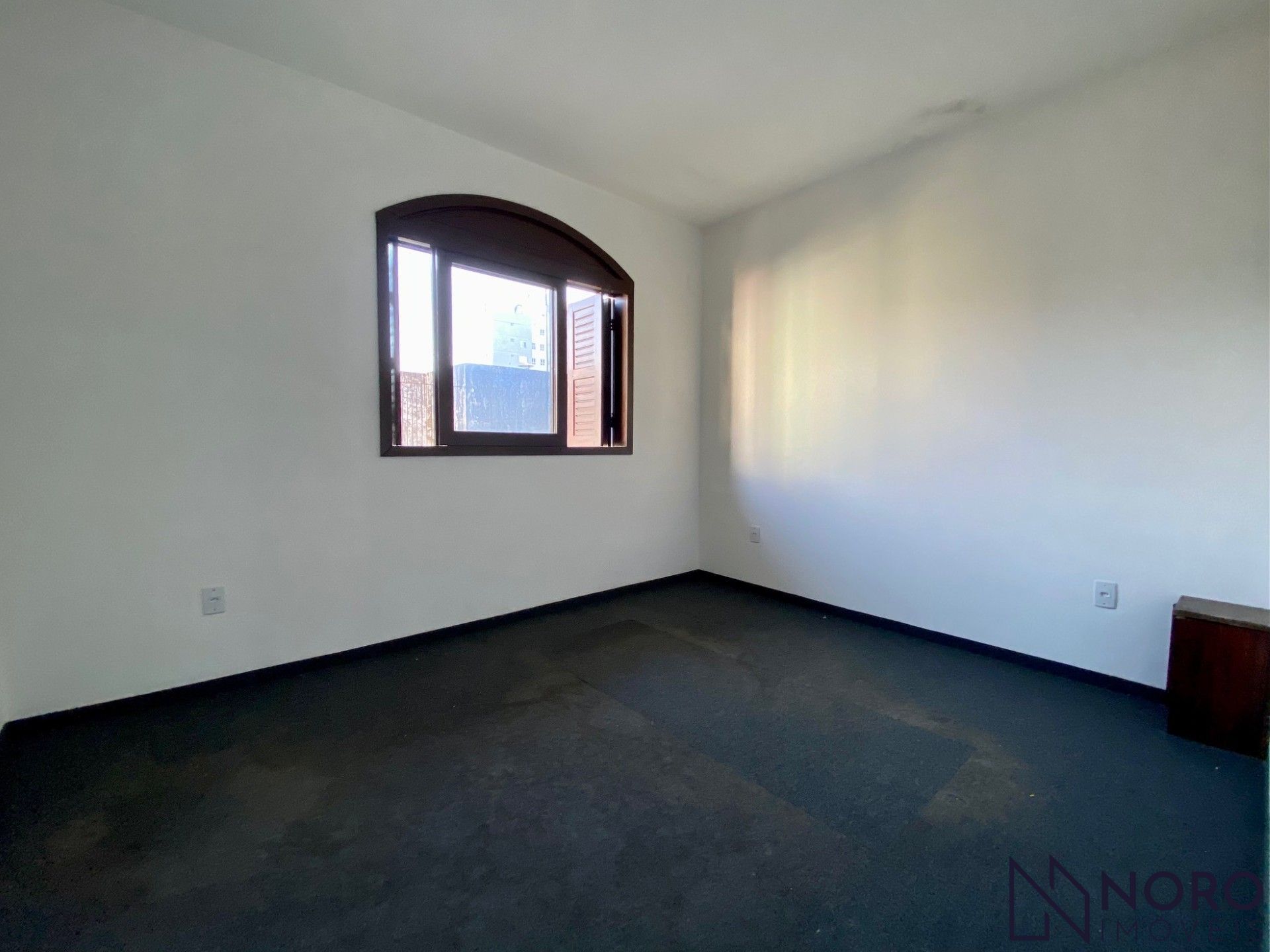 Casa à venda para uso Residencial ou Comercial! Oportunidade Única no Centro de