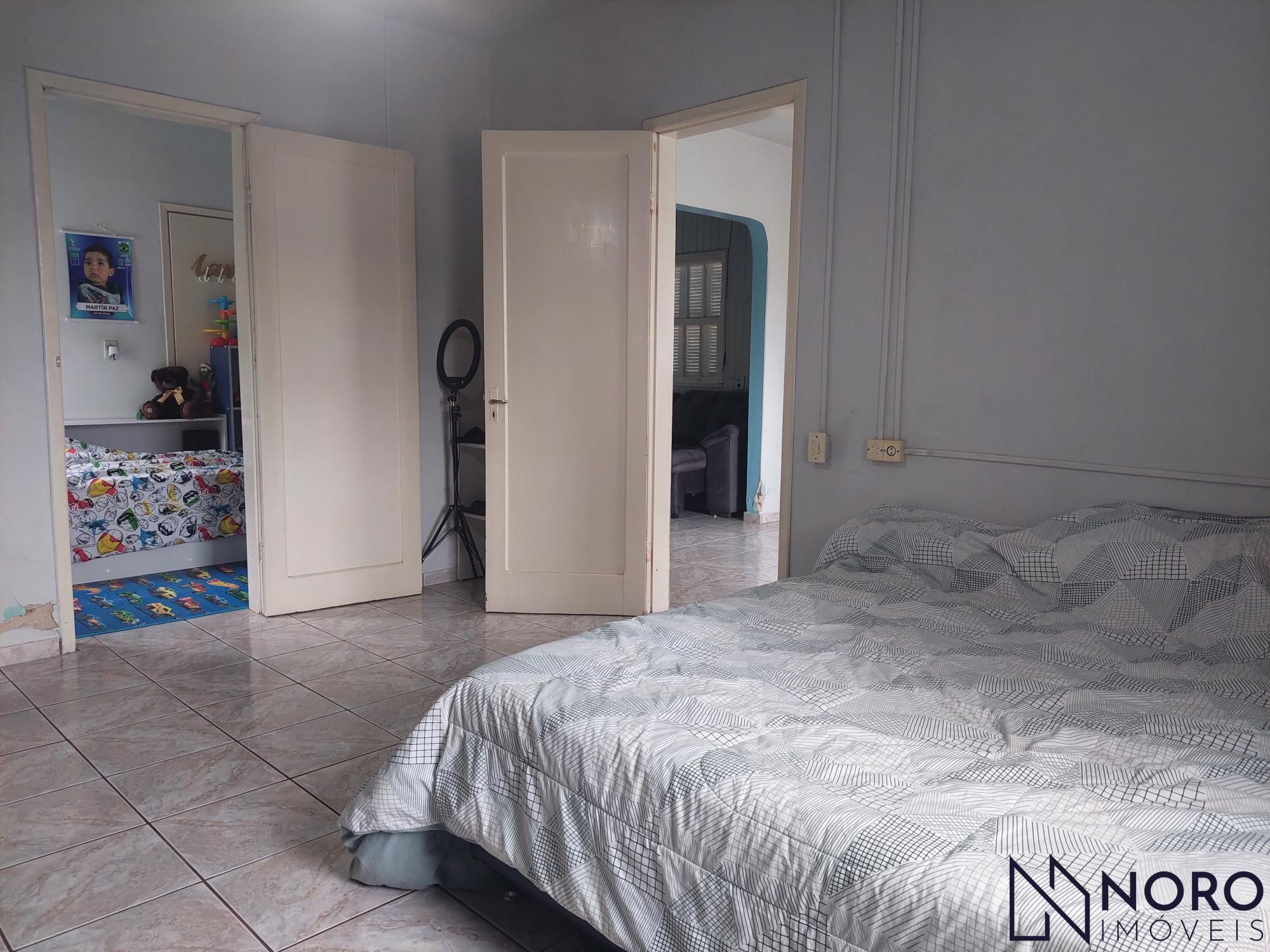 Casa mista com 3 dormitórios e 3 vagas de garagem na manoel ribas