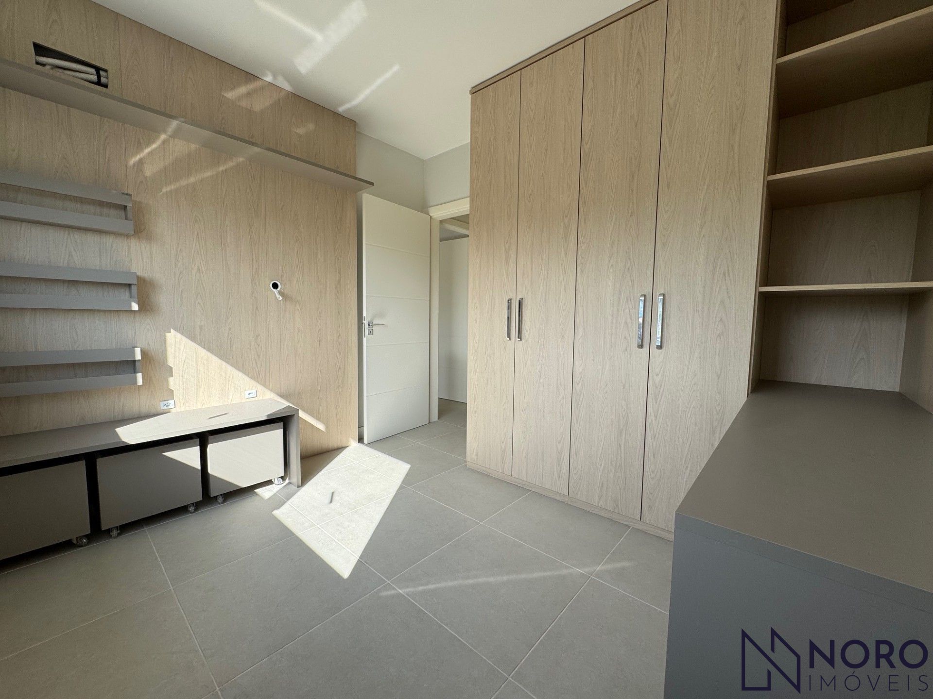 Apartamento 2 dormitórios/suíte semimobiliado à venda – bairro patronato