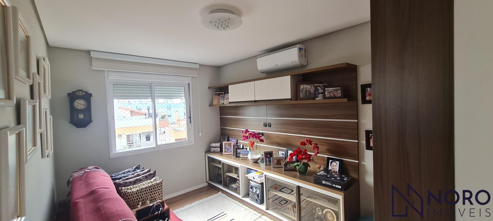 Apartamento Semi Mobiliado de 3 Dormitórios com Suíte e 2 Garagens no Bairro Men