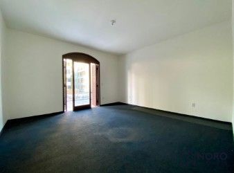 Casa à venda para uso Residencial ou Comercial! Oportunidade Única no Centro de