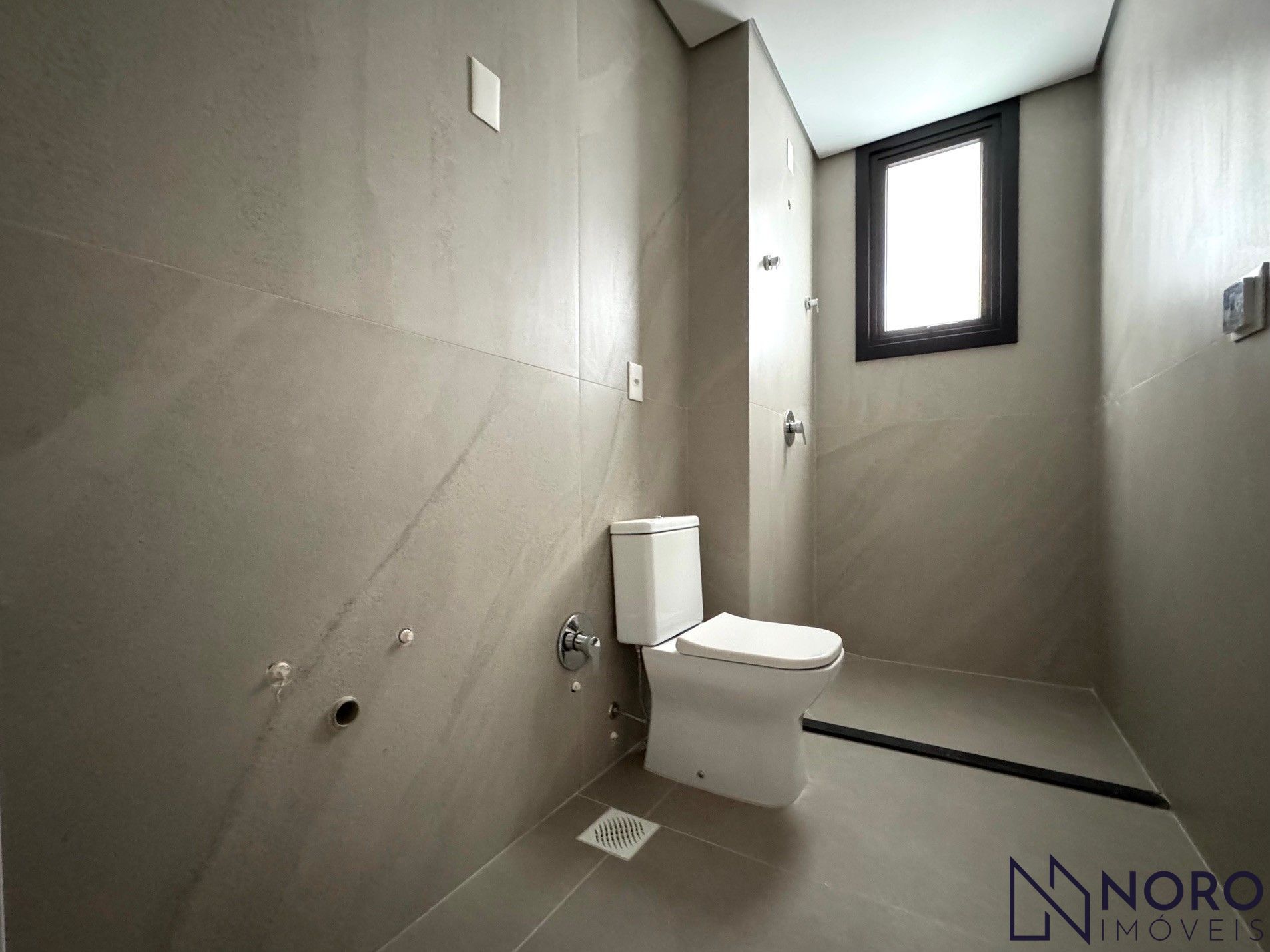 Apartamento Alto Padrão com 3 dormitórios e 1 suíte no Bairro Lourdes