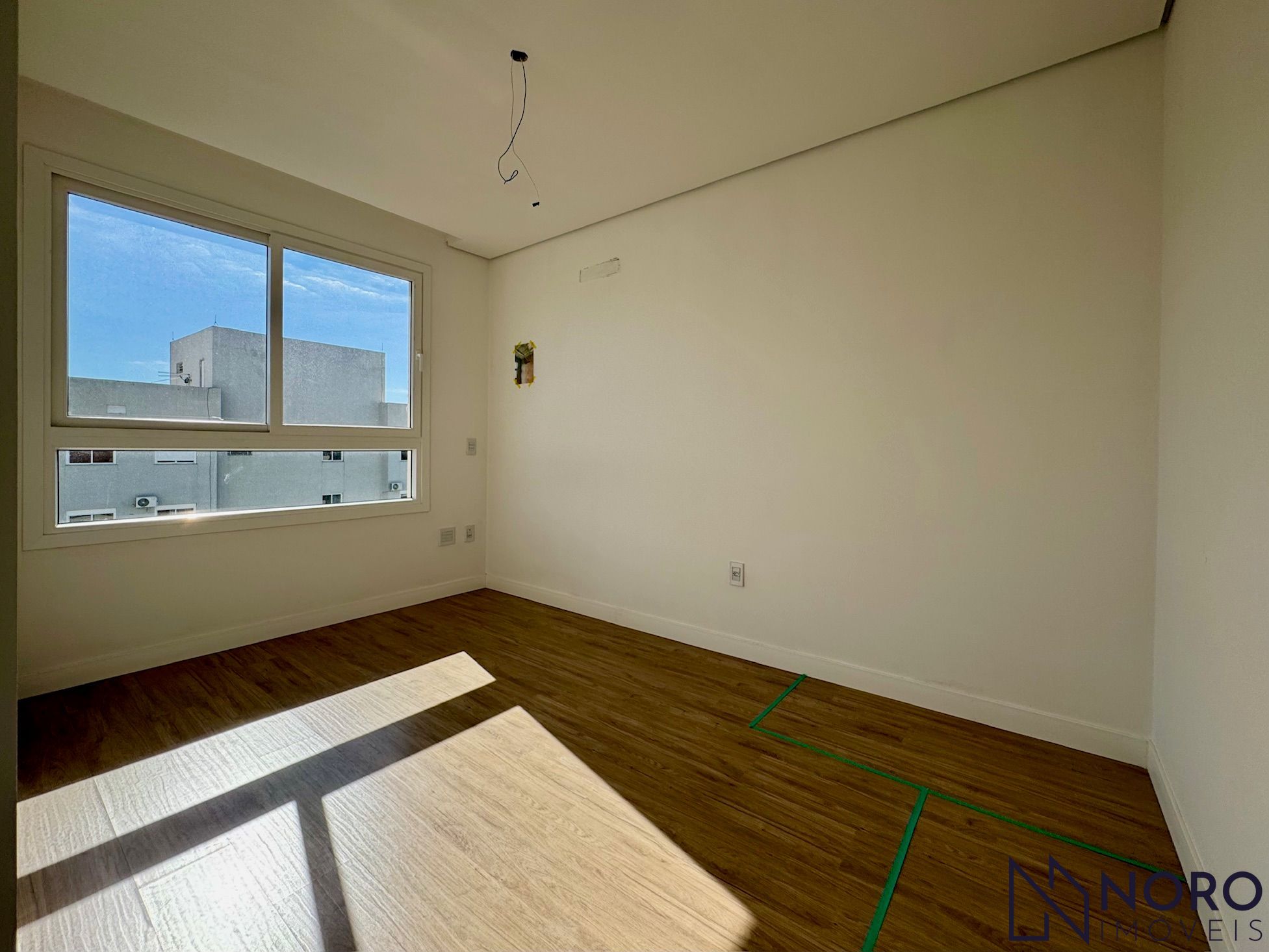 Apartamento 2 Suítes Living 2 ambientes Lavabo Sacada e Churrasqueira Box Prédio