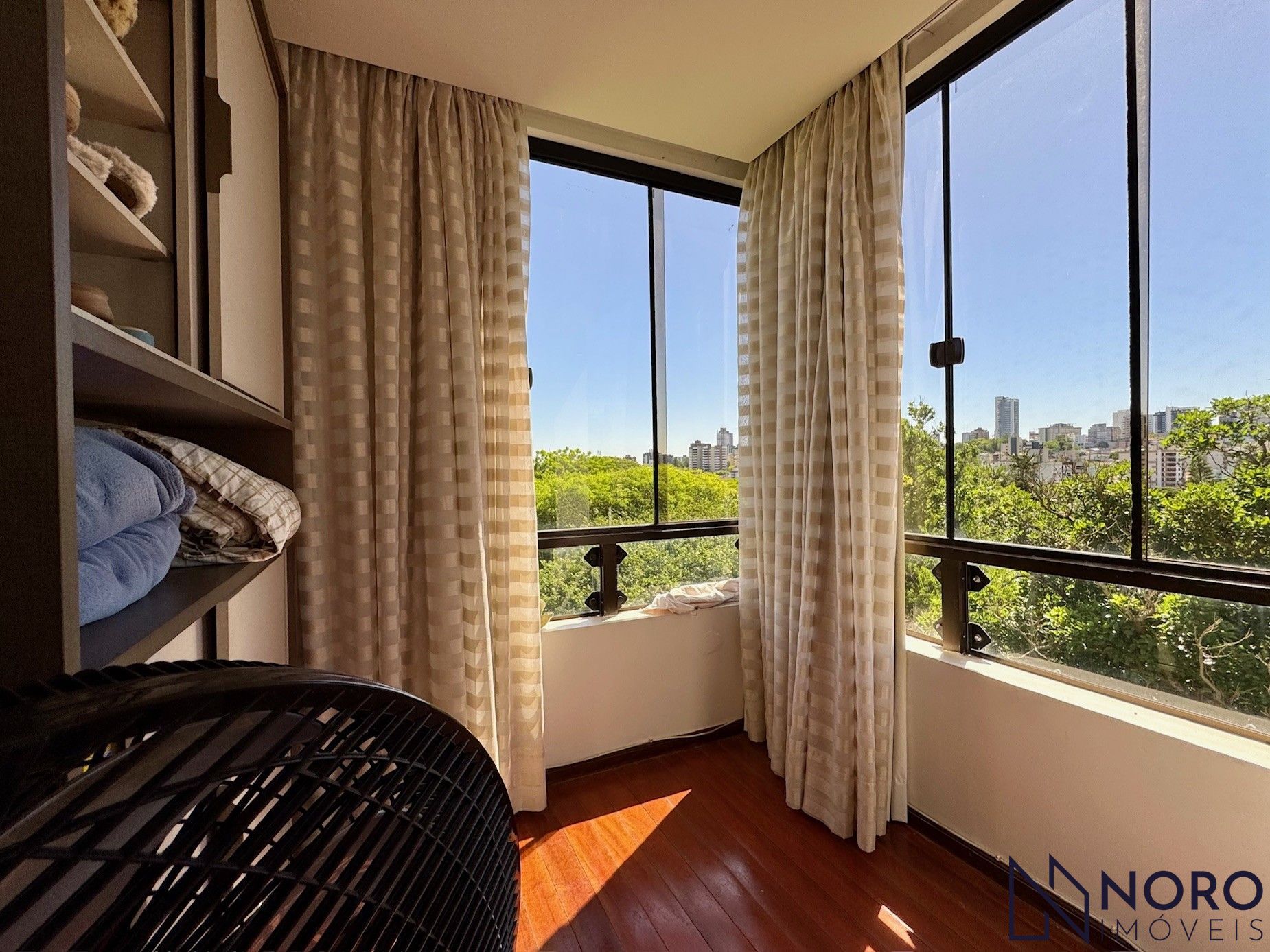 Apartamento à Venda – Andar Inteiro 189 m² Privativos 3 Dormitórios N. Sra