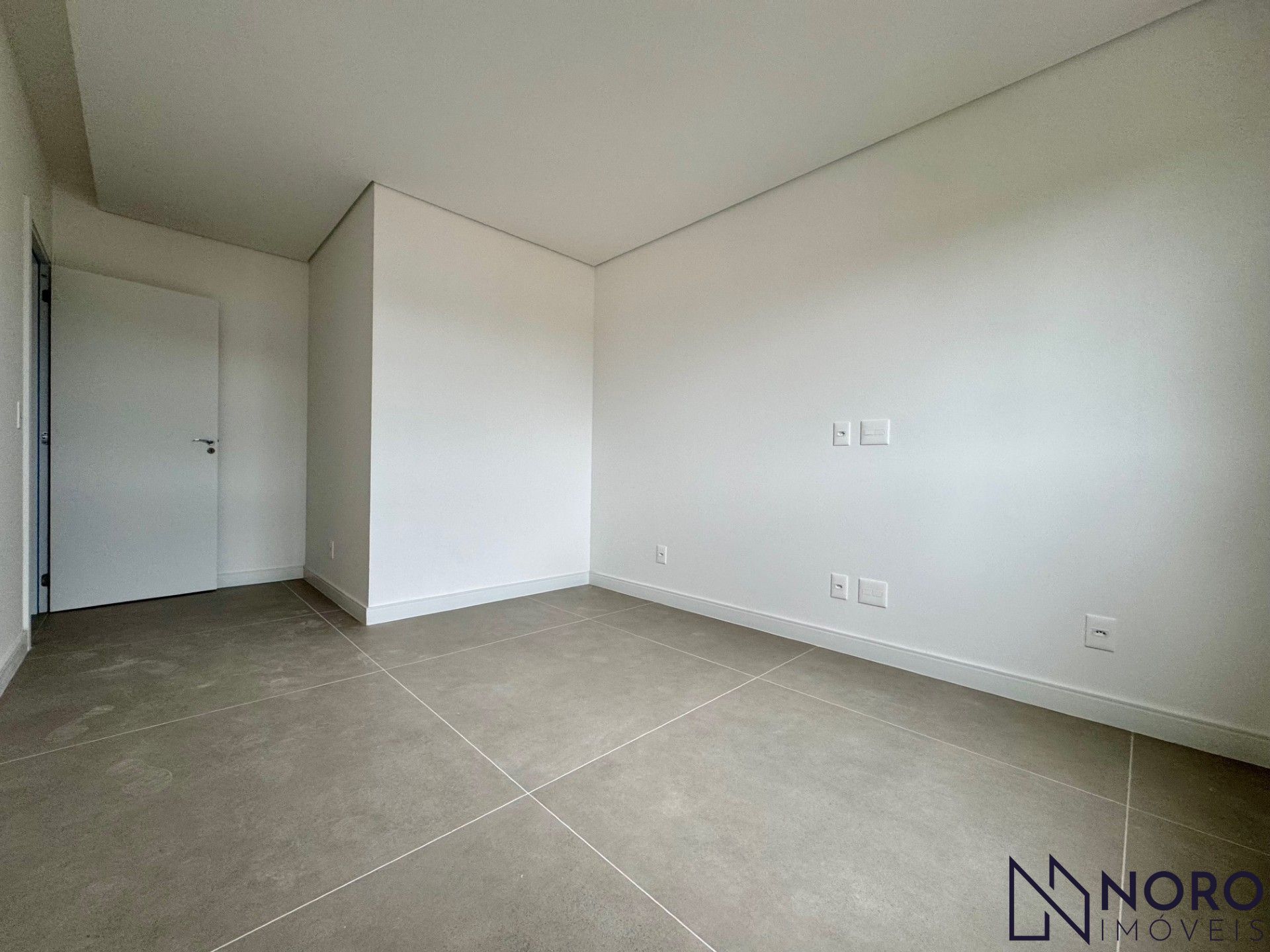 Apartamento Alto Padrão com 3 dormitórios e 1 suíte no Bairro Lourdes