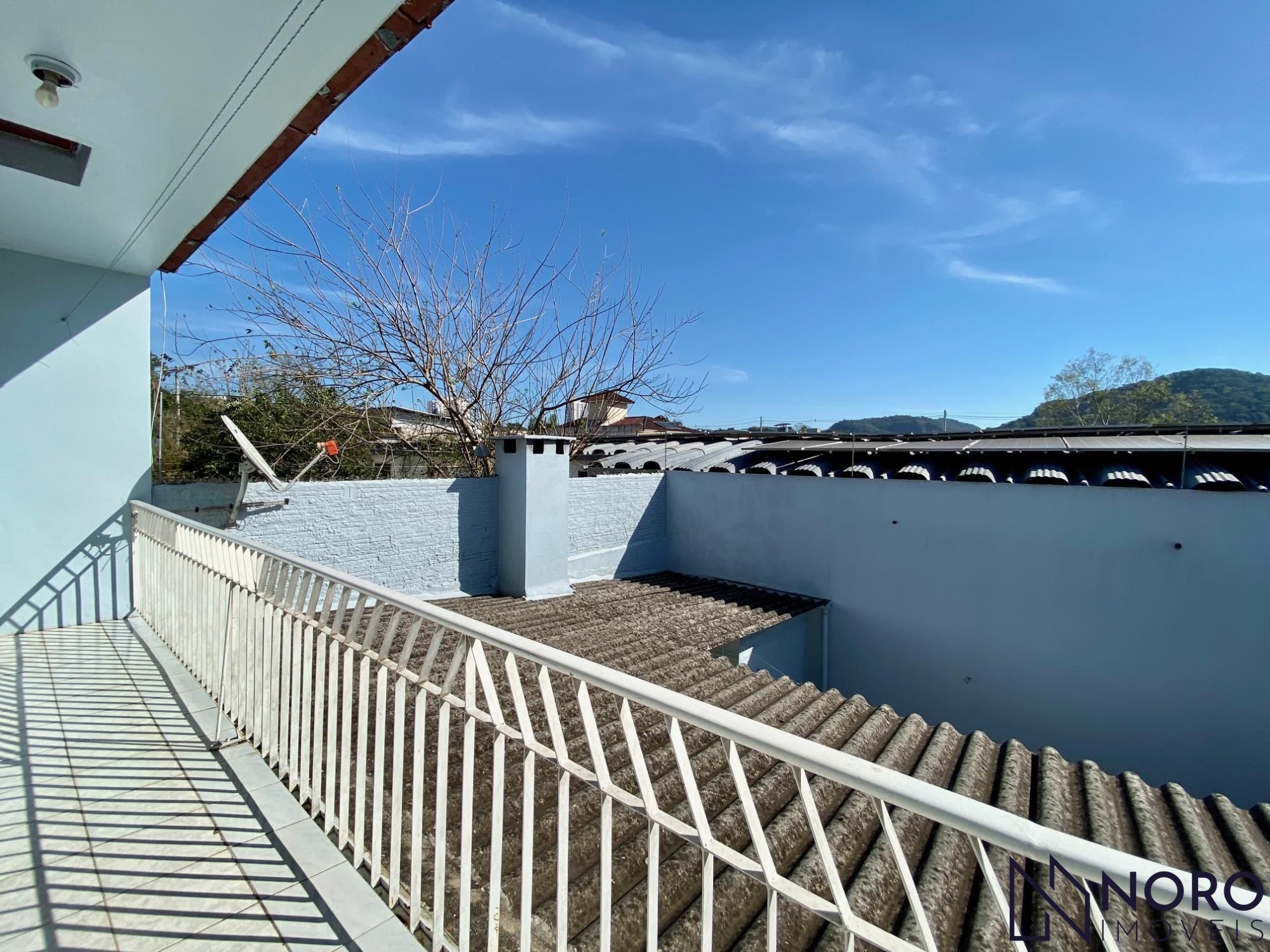 Casa 4 dormitórios Bairro Presidente João Goulart