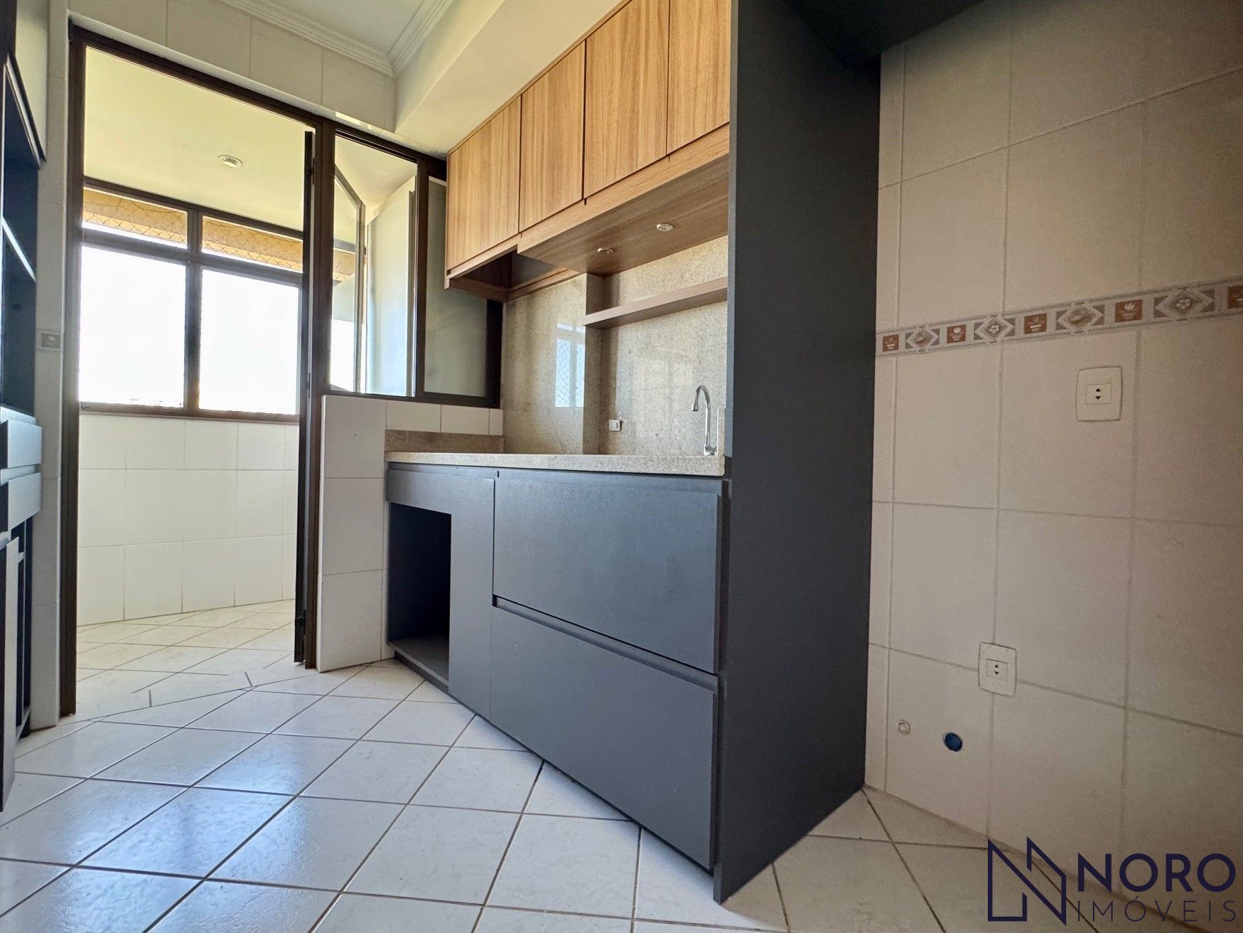 Venda – Apartamento semimobiliado no Centro, 2 dormitórios com suíte!