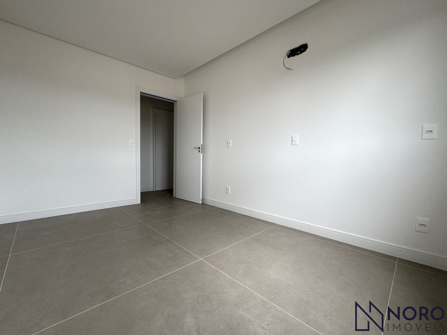 Apartamento Alto Padrão com 3 dormitórios e 1 suíte no Bairro Lourdes