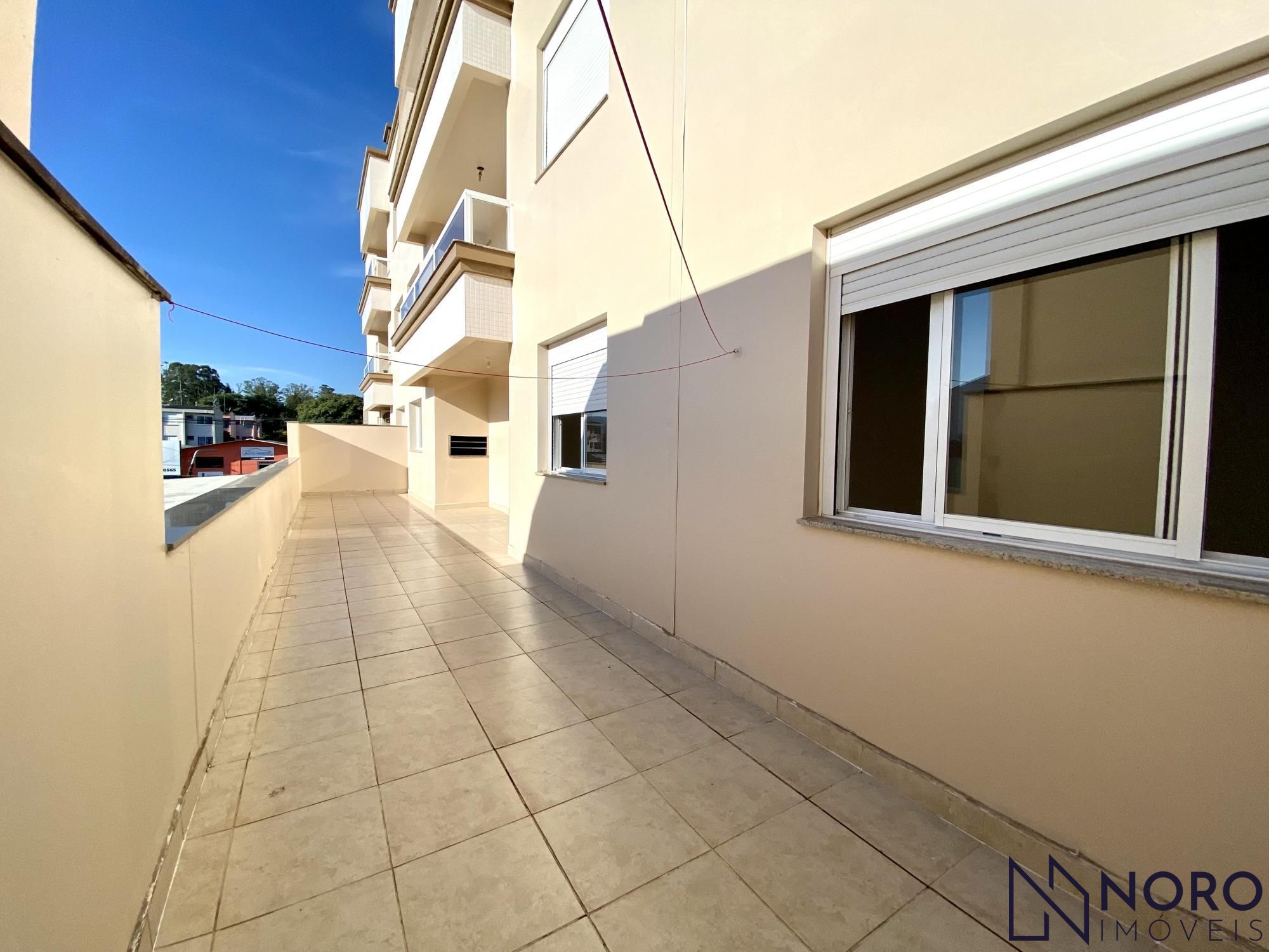 Apartamento 02 dormitórios, com garagem e um amplo terraço.
