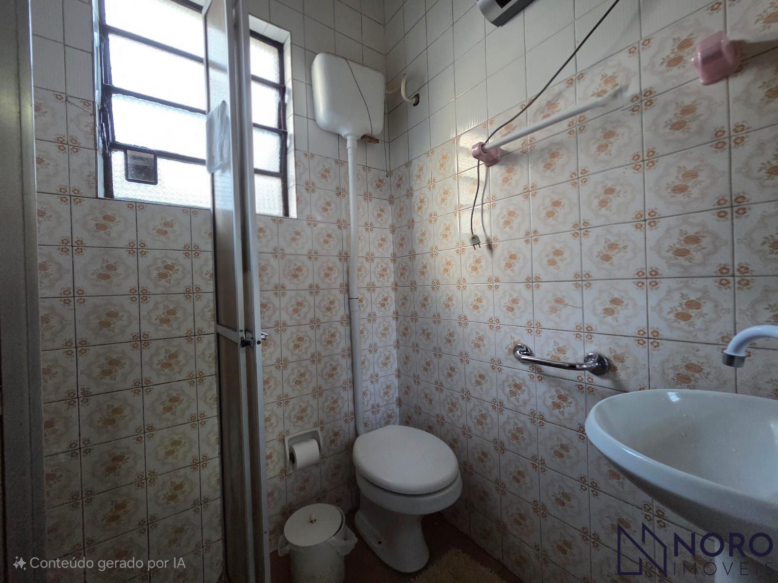 Casa espaçosa próxima à Avenida Medianeira, casa com 128m², 4 quartos, 2 banheir